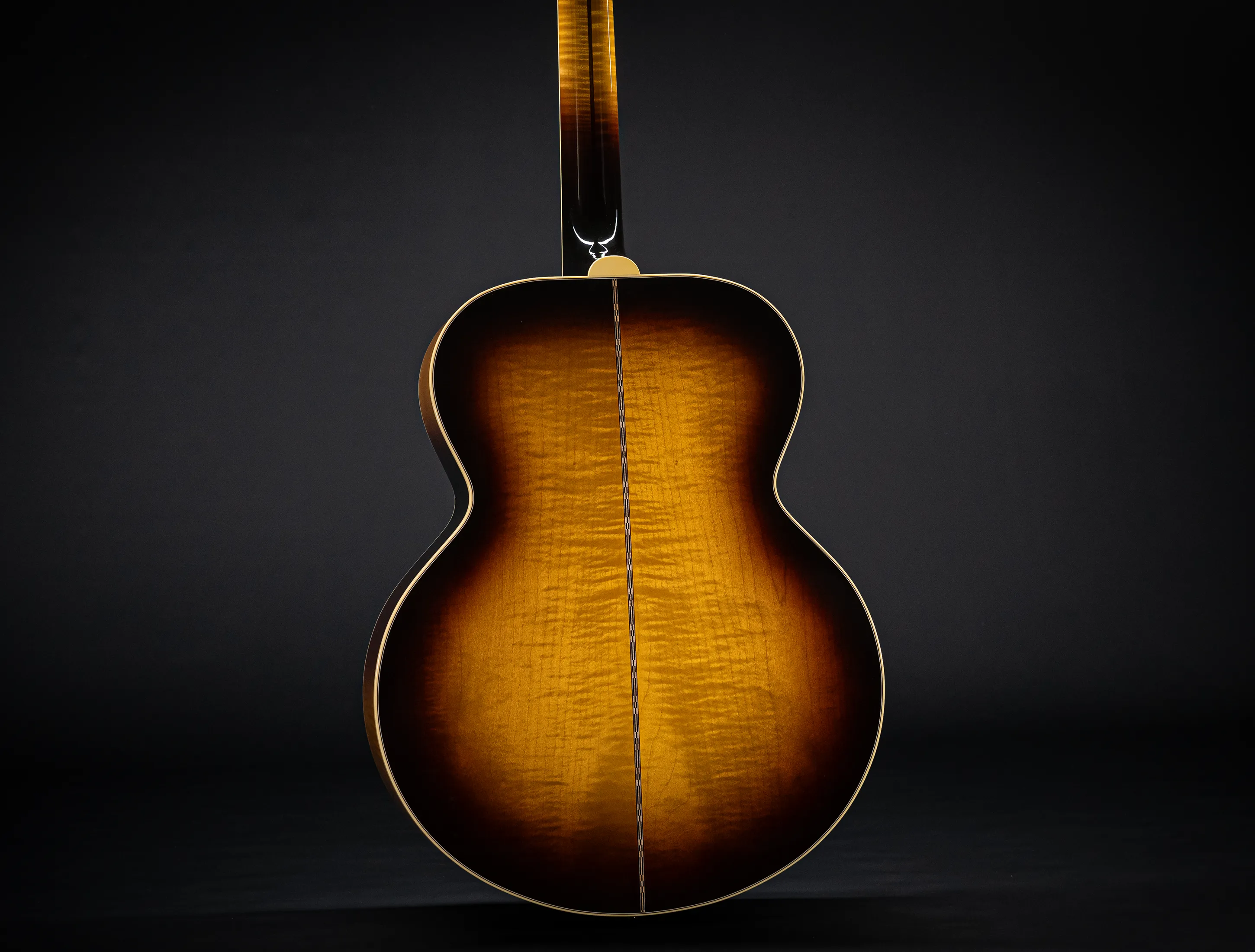 Galerie anzeigen (34 Bilder) a175863-Gibson-SJ-200-EARLY-50`s-Golden-Era-Custom-Shop-Adirondack-Vintage-Sunburst-Musikhaus-Hermann-