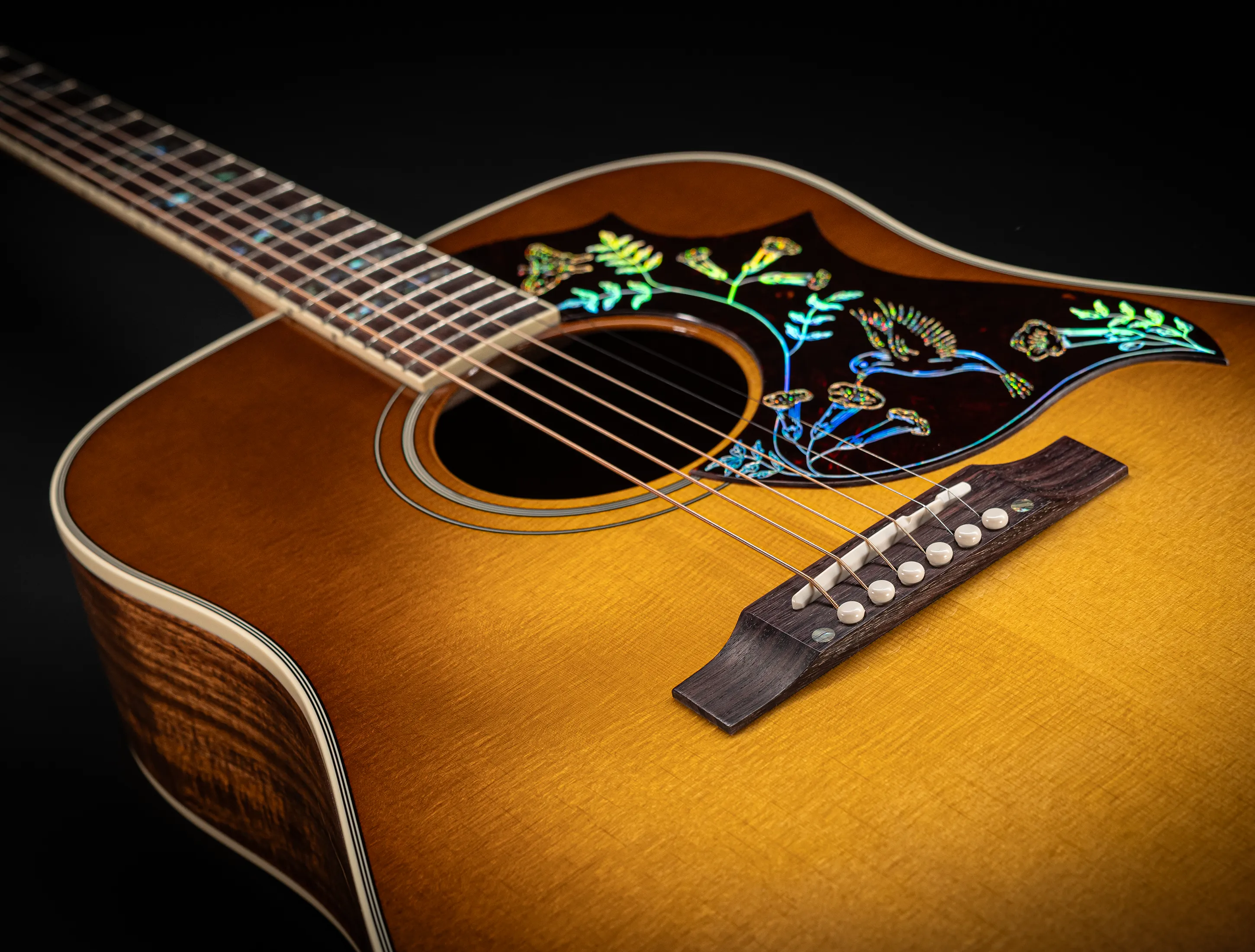 Gibson Hummingbird Elegant Koa - Honey Burst