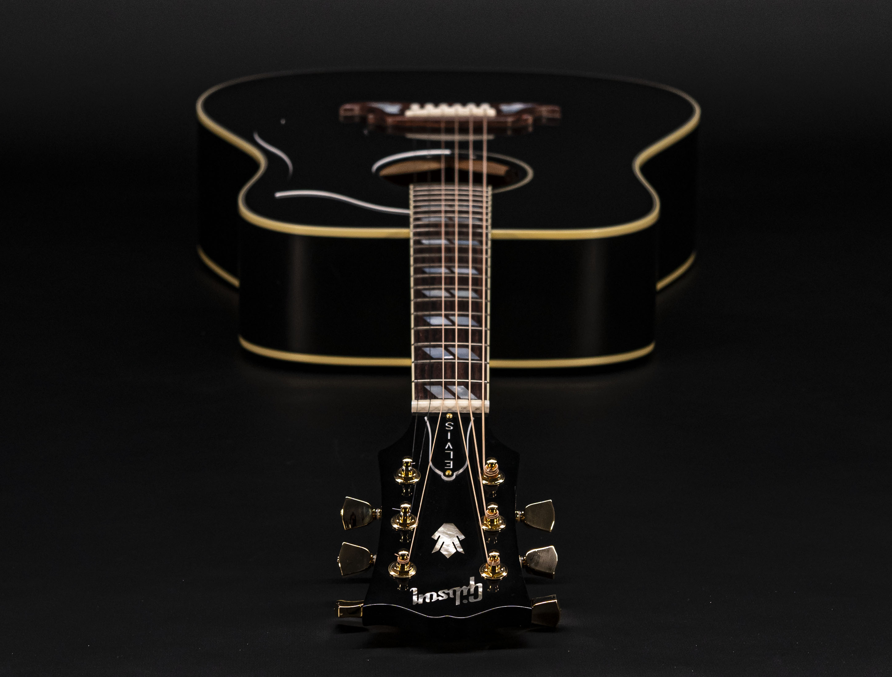Show gallery (24 images) a110428 Gibson Elvis Dove Signature A Gift for the King - Ebony