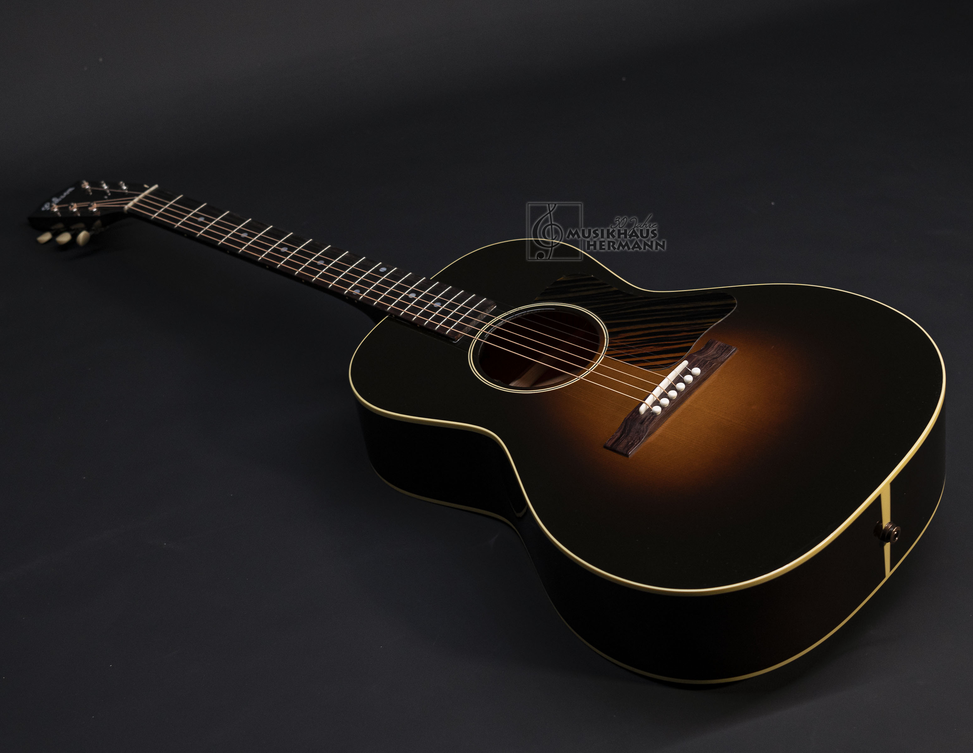 Galerie anzeigen (15 Bilder) a8-4539 gibson-l-00-original-2020-vintage-sunburst