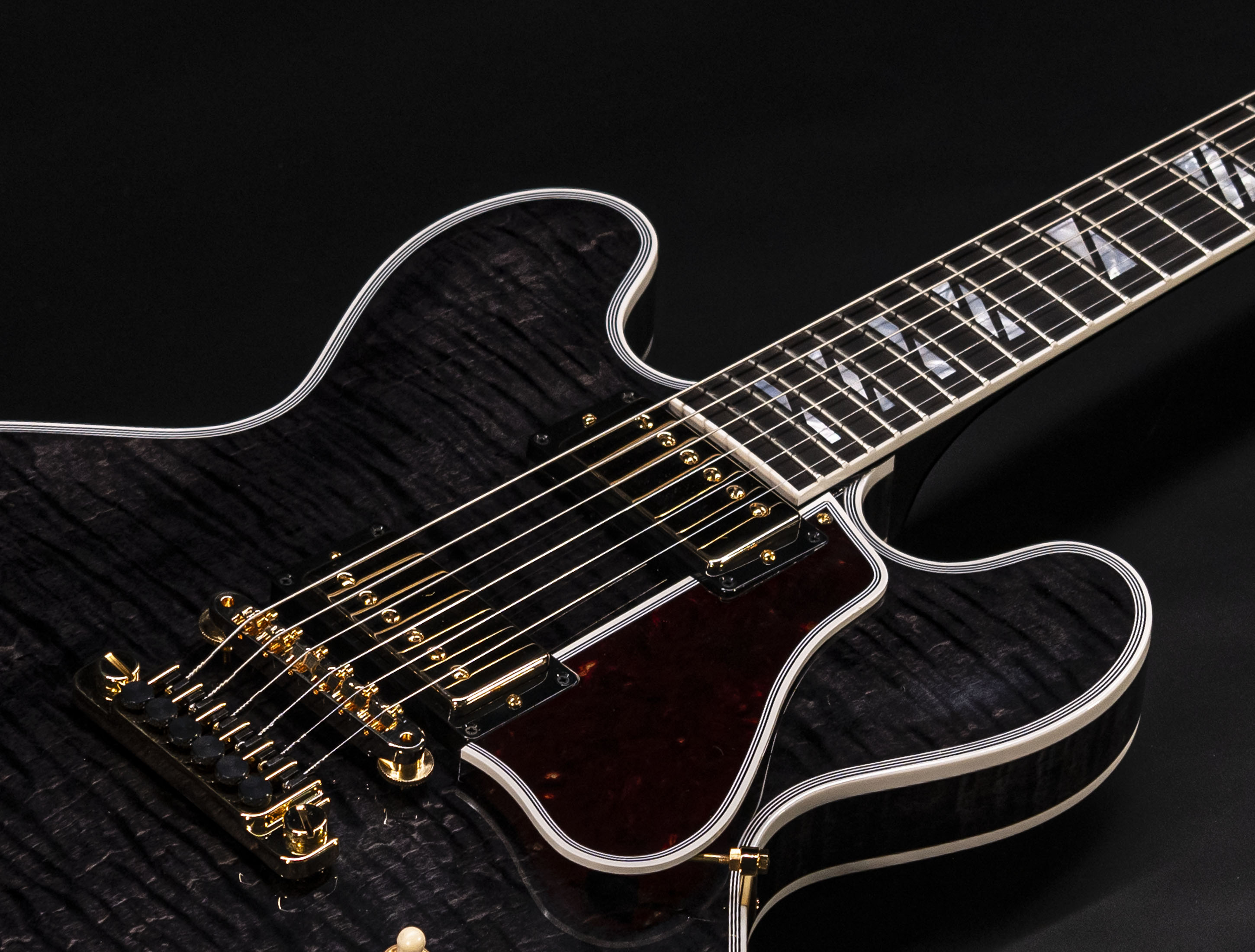 Show gallery (17 images) a10-9245-gibson-bb-king-lucille-transparent-ebony