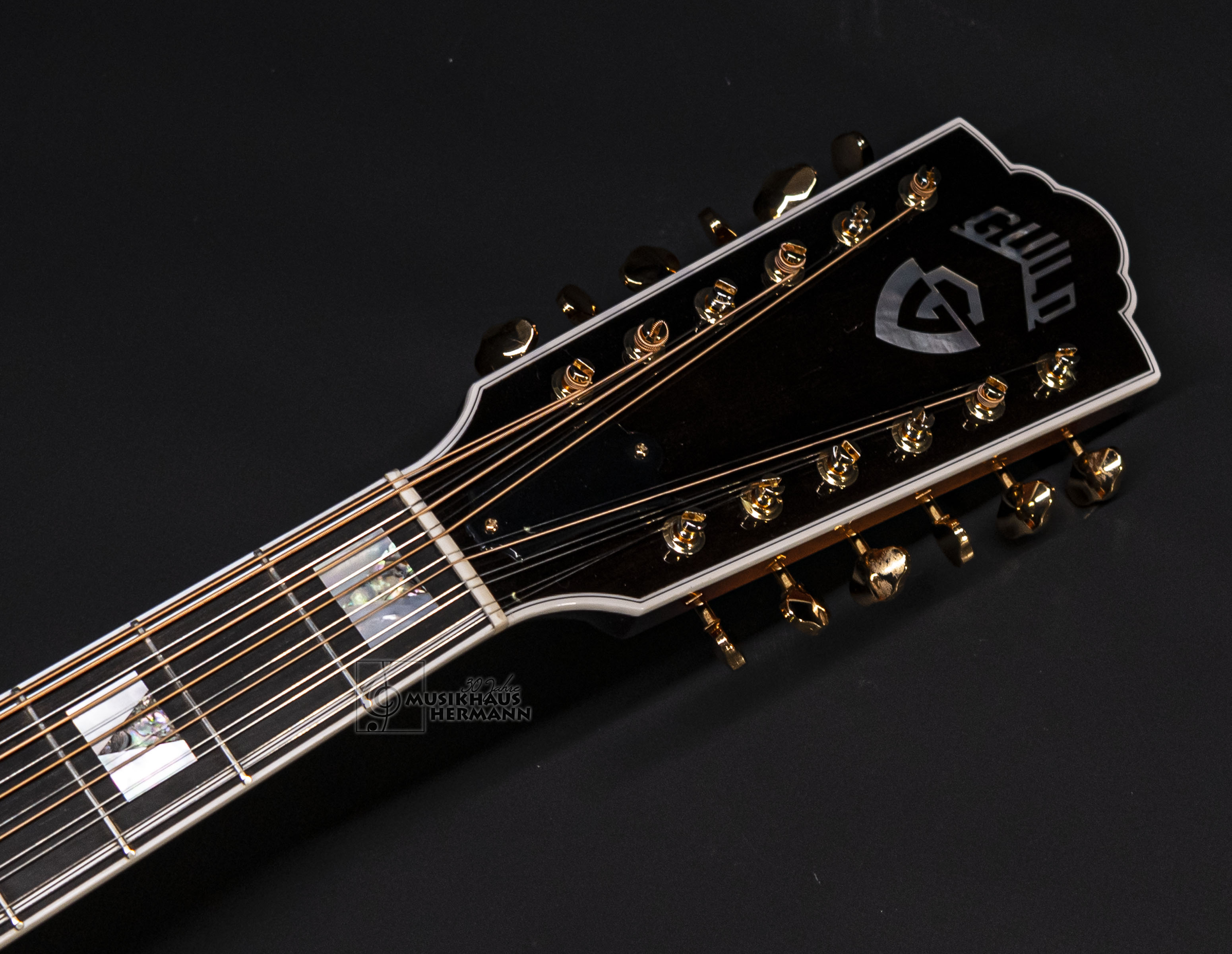 Galerie anzeigen (20 Bilder) a9-1365-guild-f512e-maple-atb