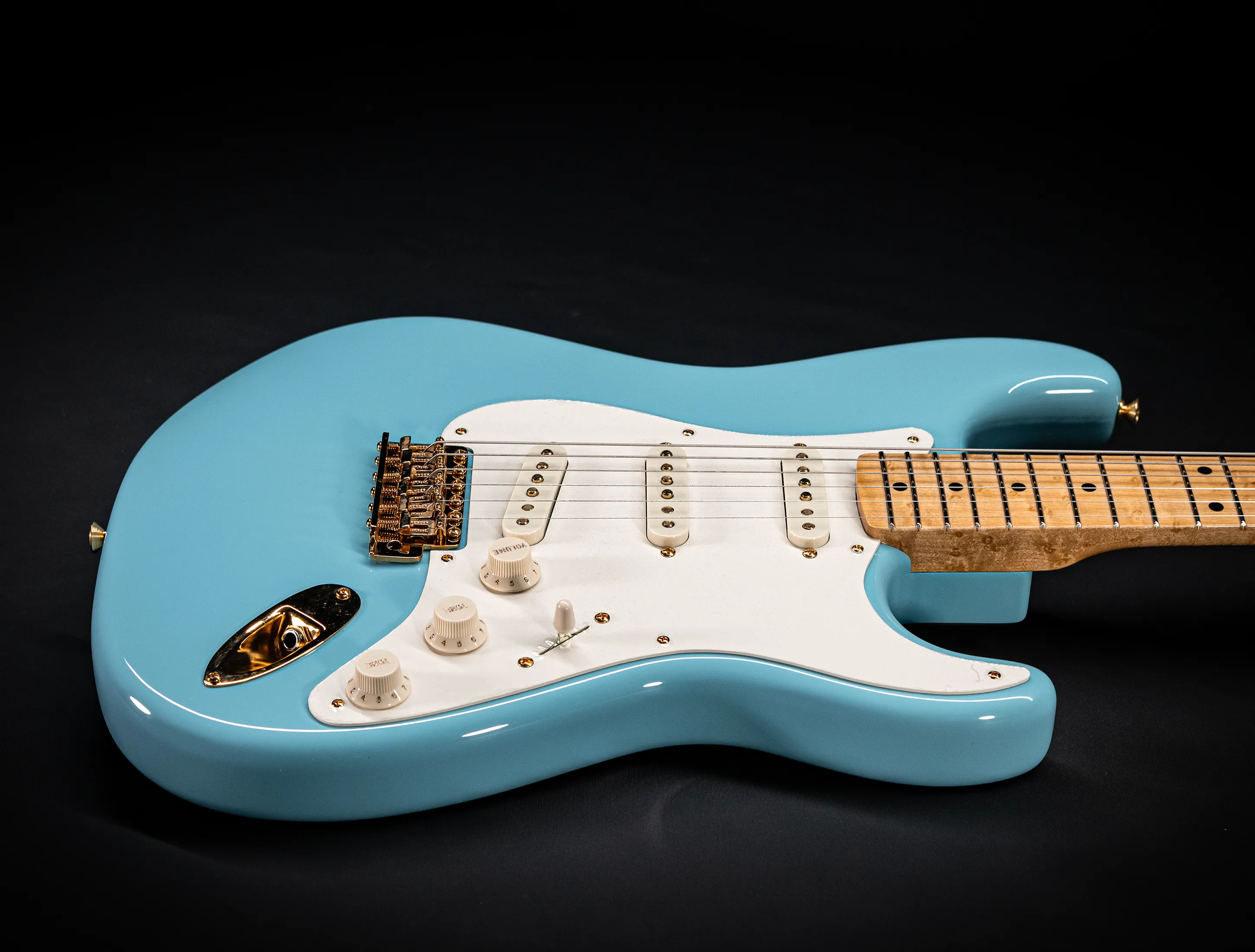 Fender 1959 Limited Stratocaster NOS Birdseye Neck Gold Hardware - Daphne Blue