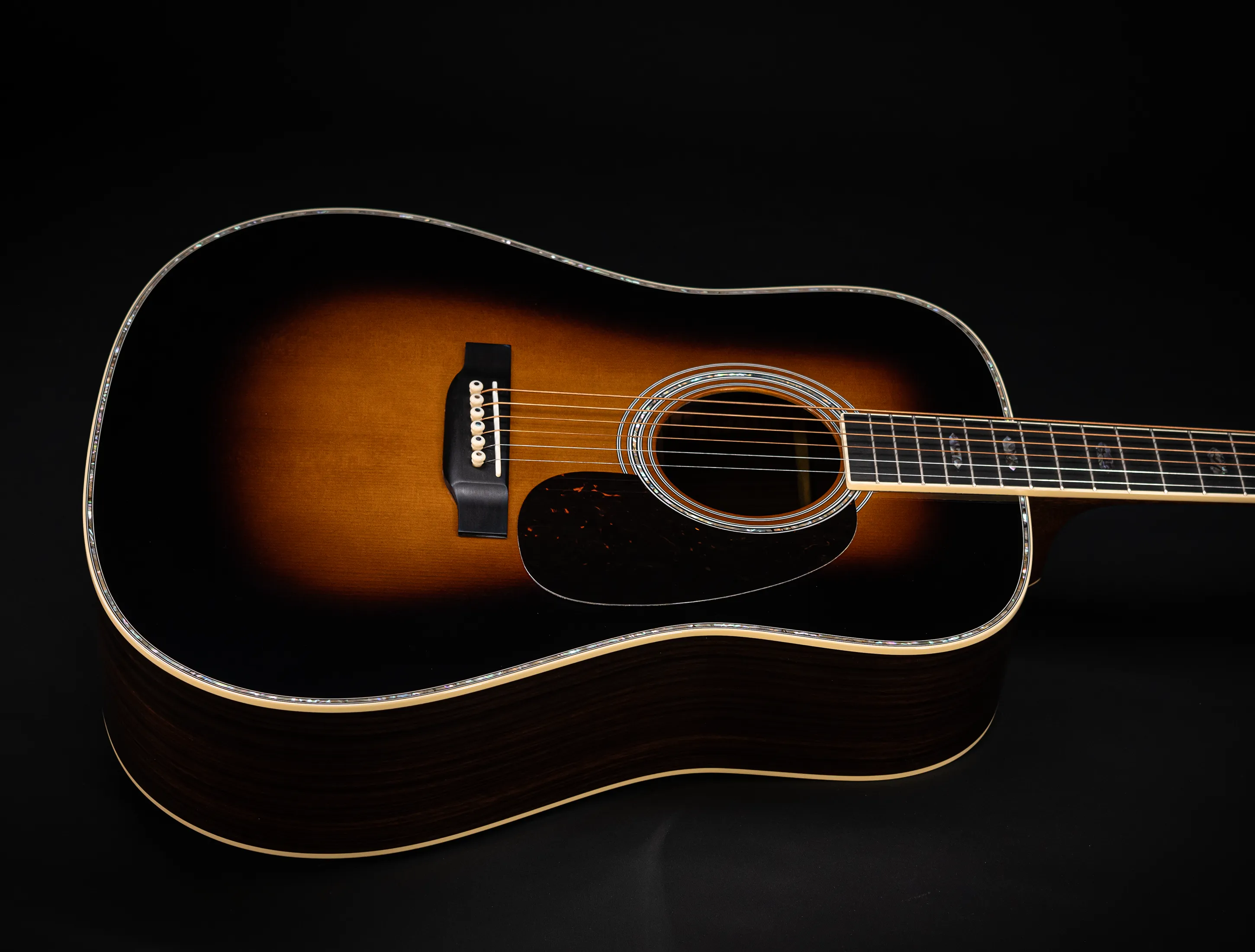 a172089 Martin D-41 (Reimagined) Sunburst Musikhaus-Hermann