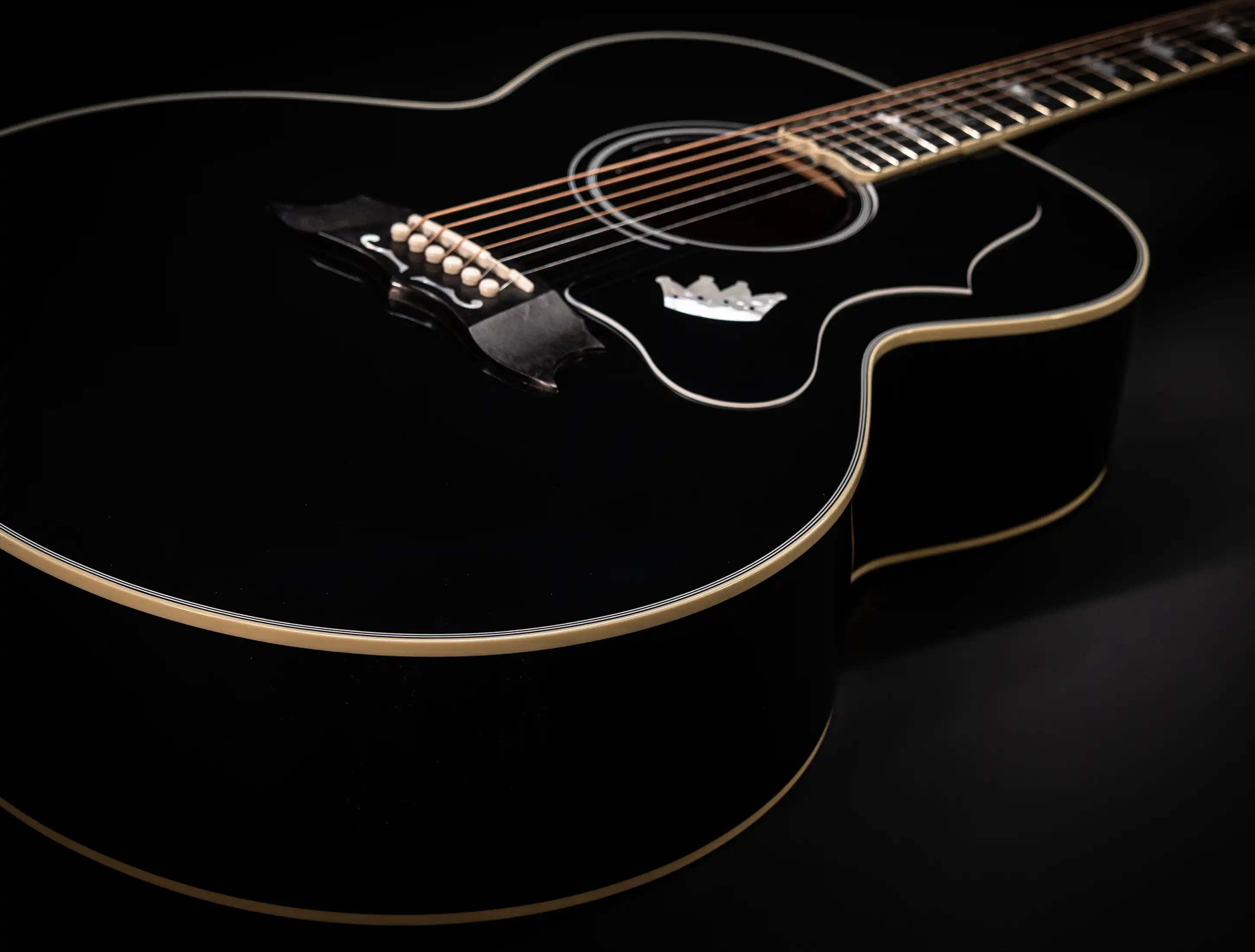 Show gallery (26 images) a154120 Gibson-SJ-200-King-Crown-of-Rock-and-Roll-Custom-Shop