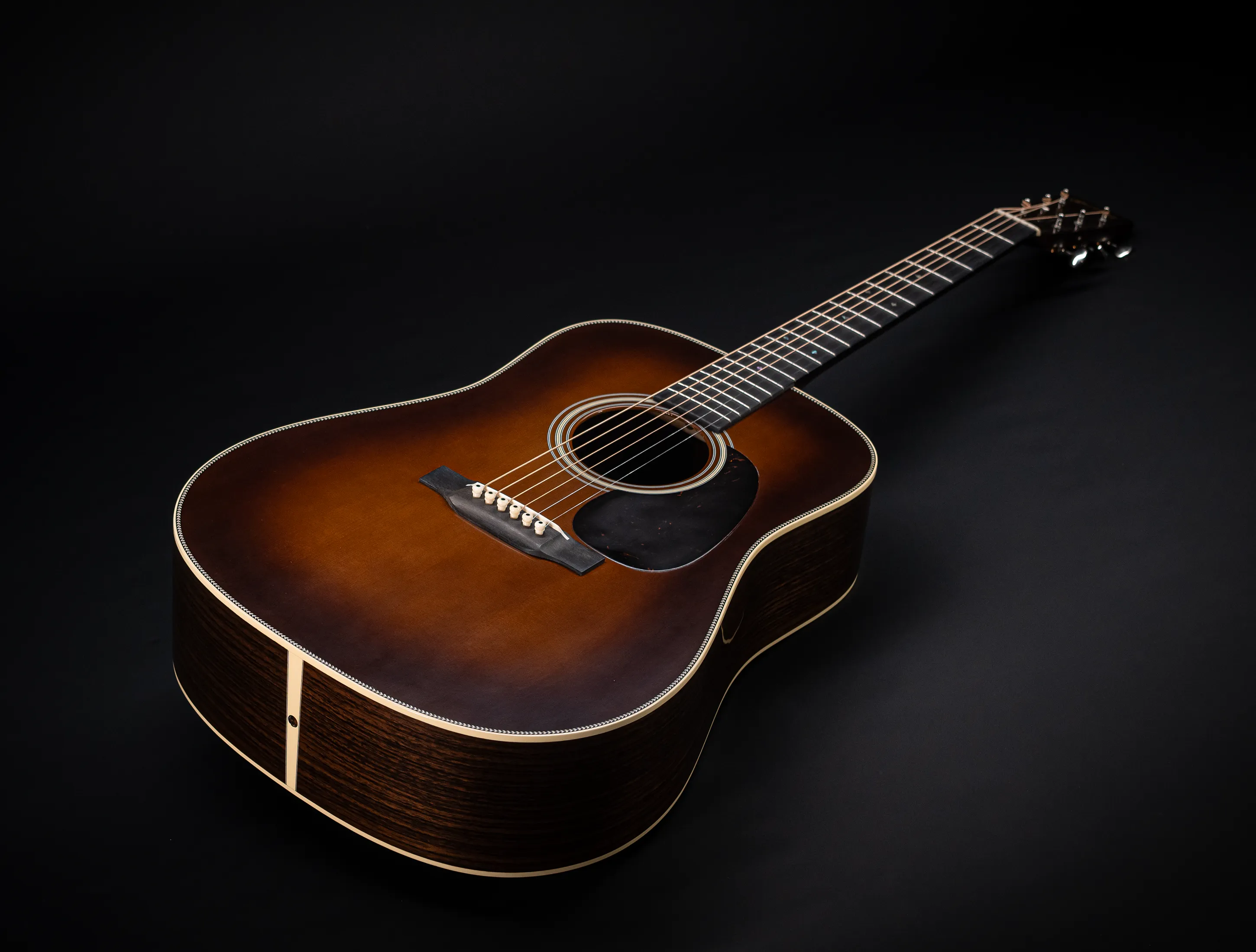 Martin Custom Shop Expert D-28 Authentic 1937 - Ambertone Burst