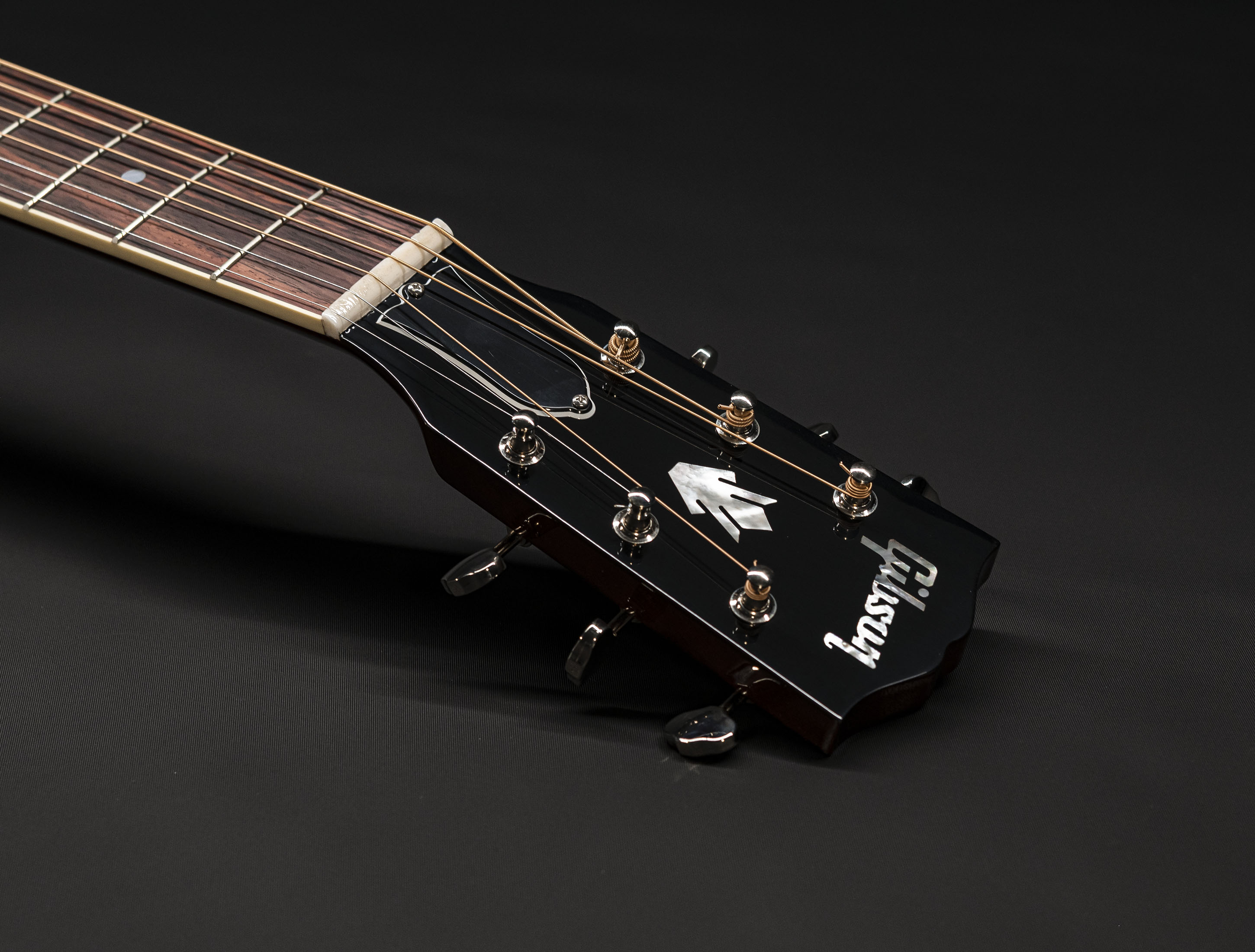 Galerie anzeigen (27 Bilder) a130252-gibson-keb-mo-3-0-j-45-12-fret