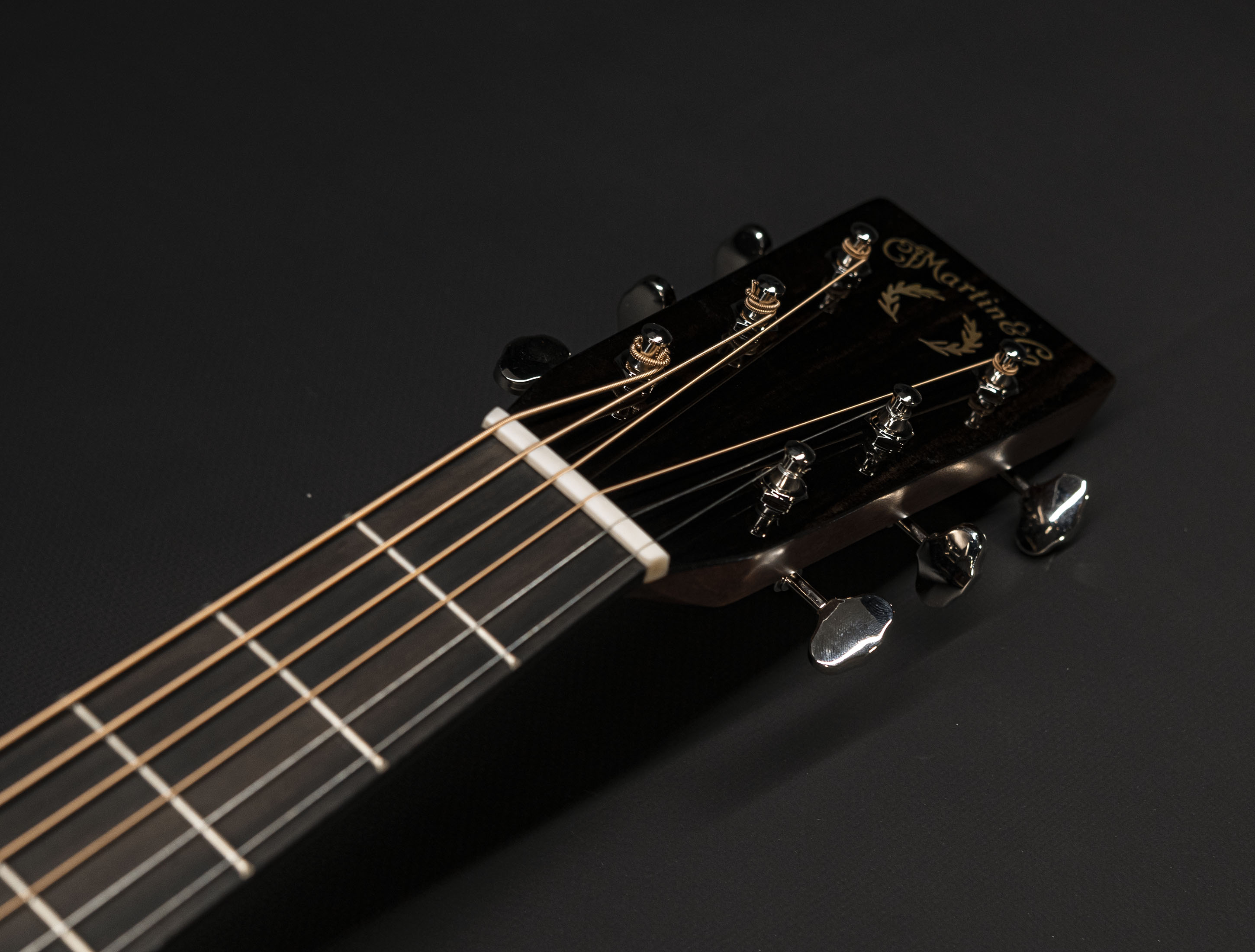 Galerie anzeigen (24 Bilder) a126335 martin-000-28bl-brooke-ligertwood-sunburst