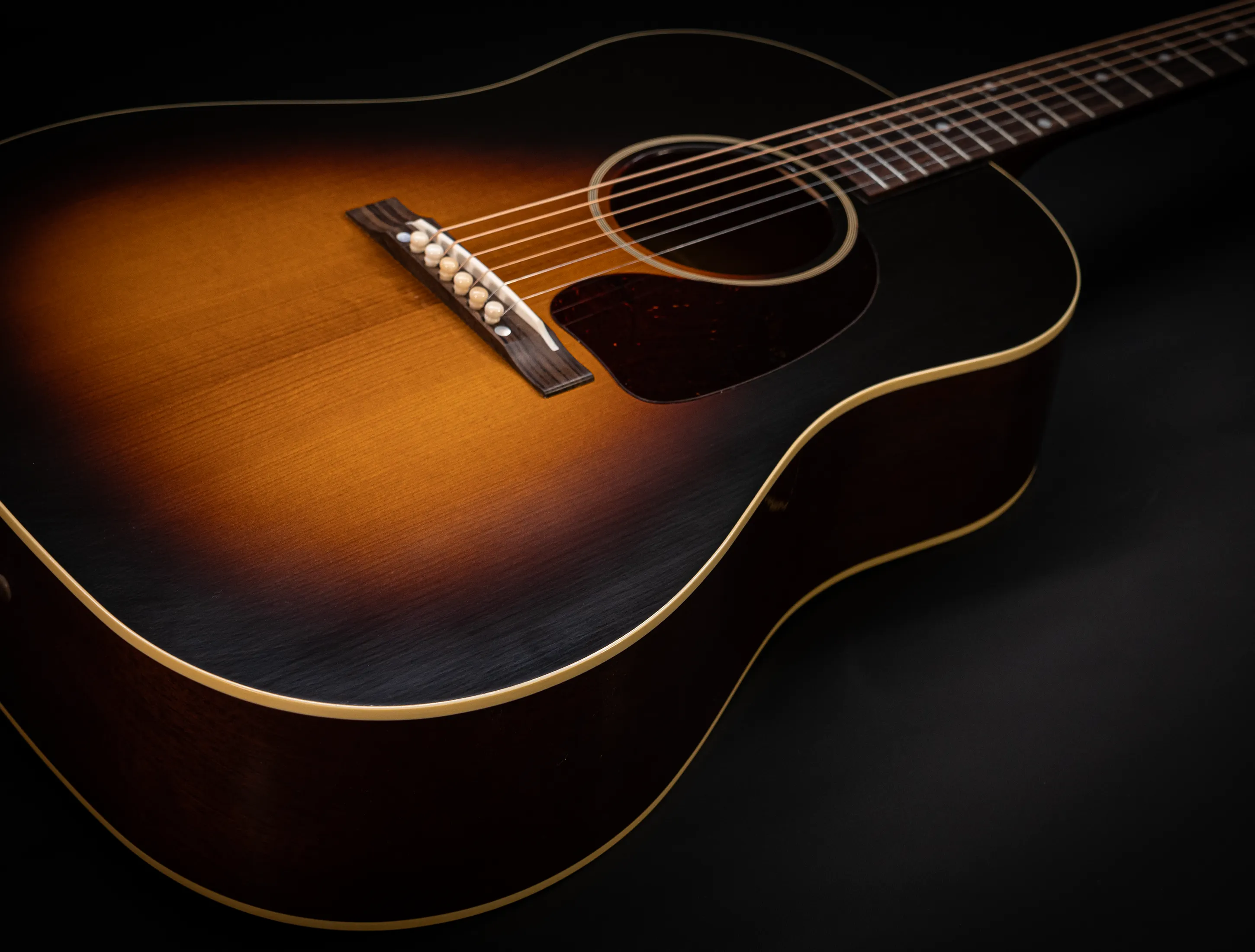 Galerie anzeigen (21 Bilder) a165387 Gibson J-45 1942 Banner - Vintage Sunburst