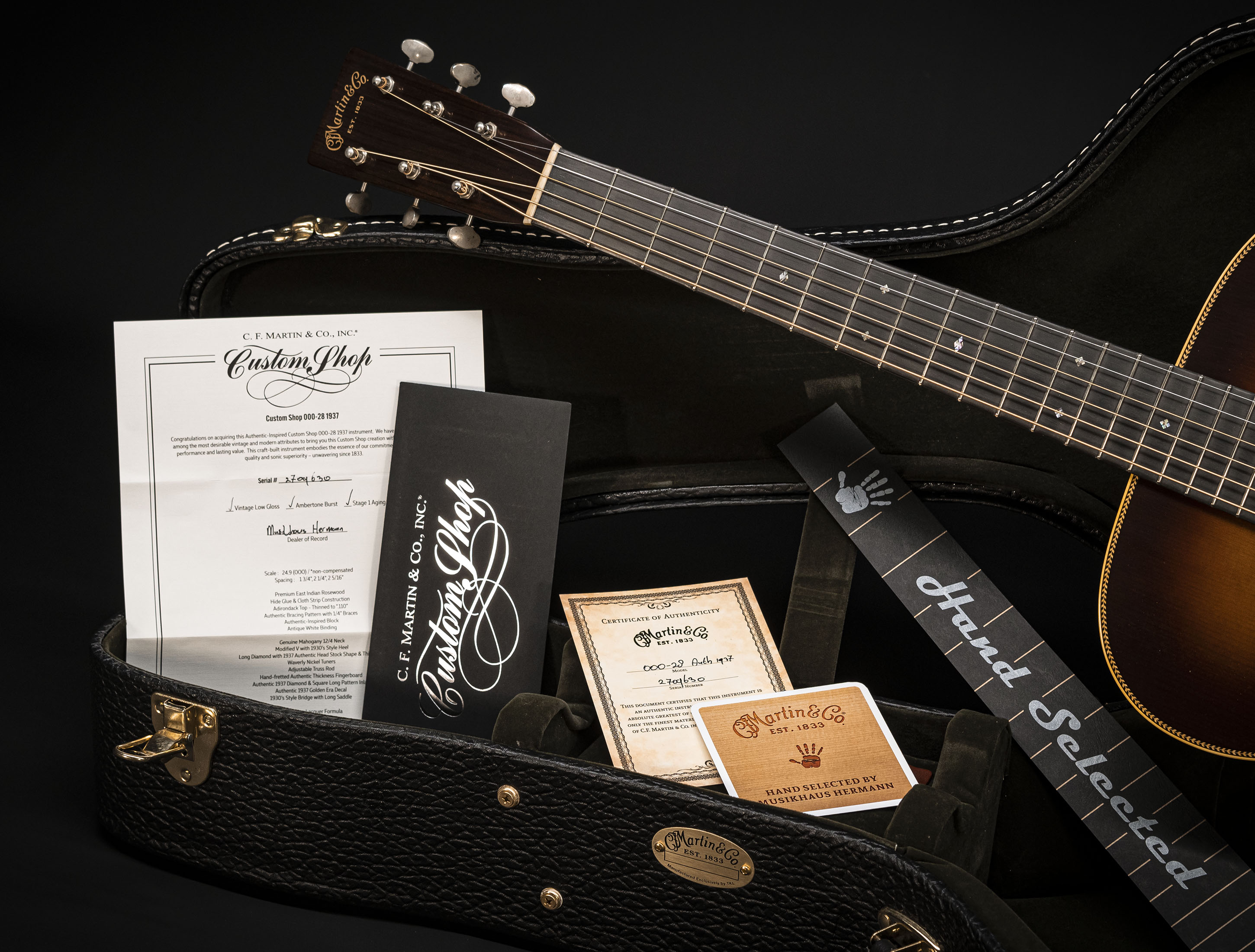 Show gallery (29 images) a137015 martin-custom-shop-000-28-authentic-1937-vintage-low-gloss-ambertone-burst-stage-1-aging