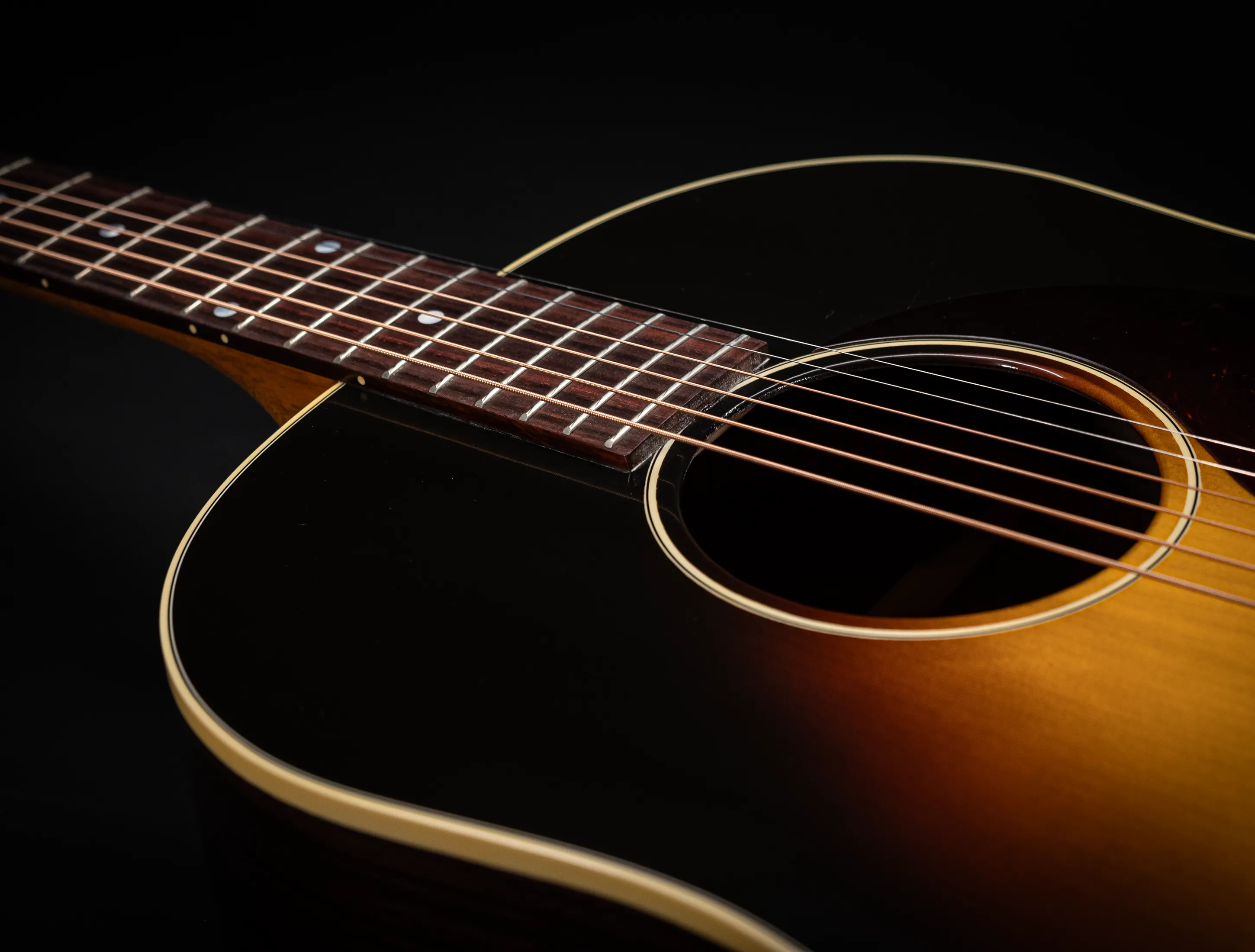 Show gallery (30 images) a175823-Gibson-J-45-Rosewood-EARLY-50s-Golden-Era-Custom-Shop-Adirondack-Vintage-Sunburst-Musikhaus-Hermann-