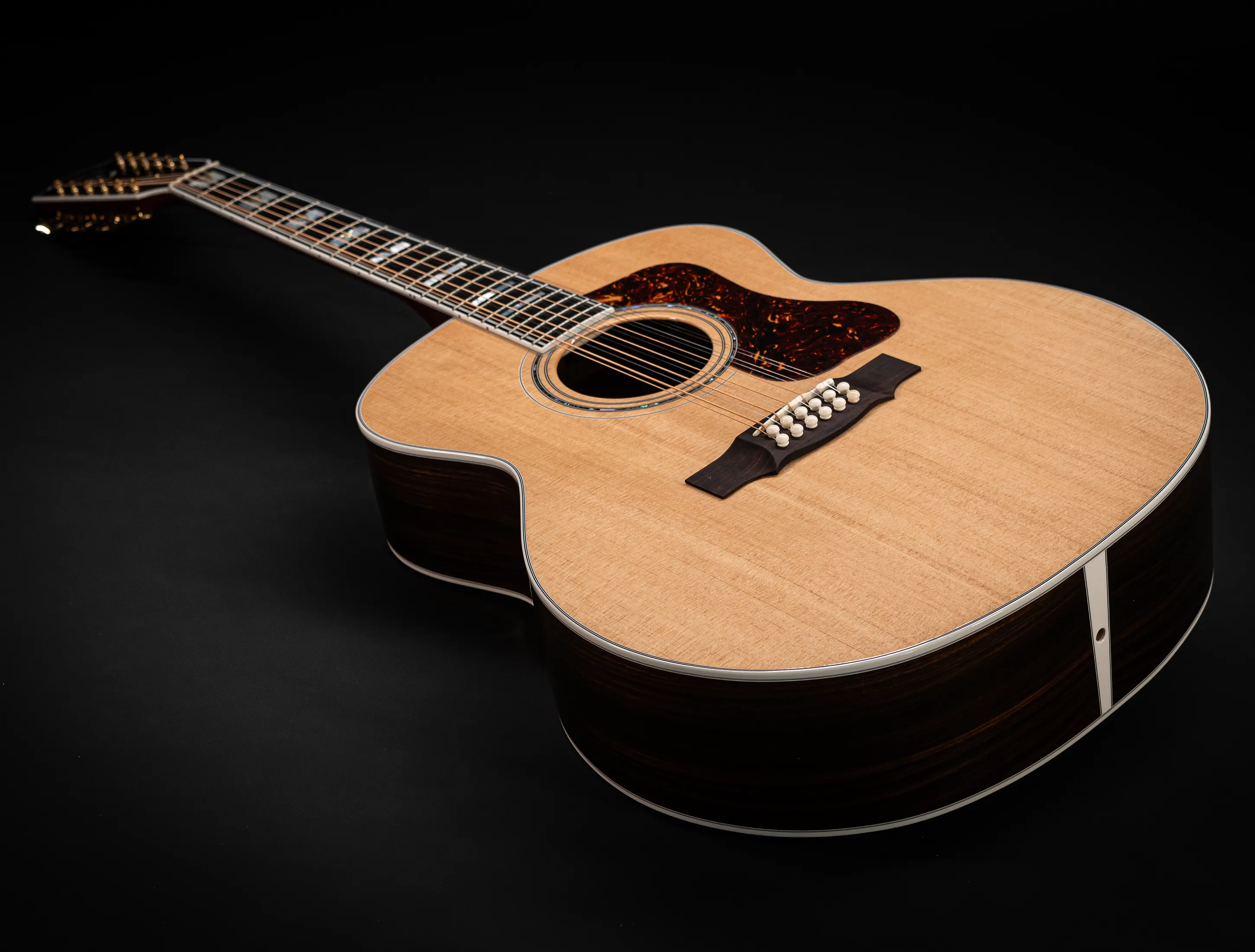 Galerie anzeigen (24 Bilder) a162408 Guild F-512 Natural USA