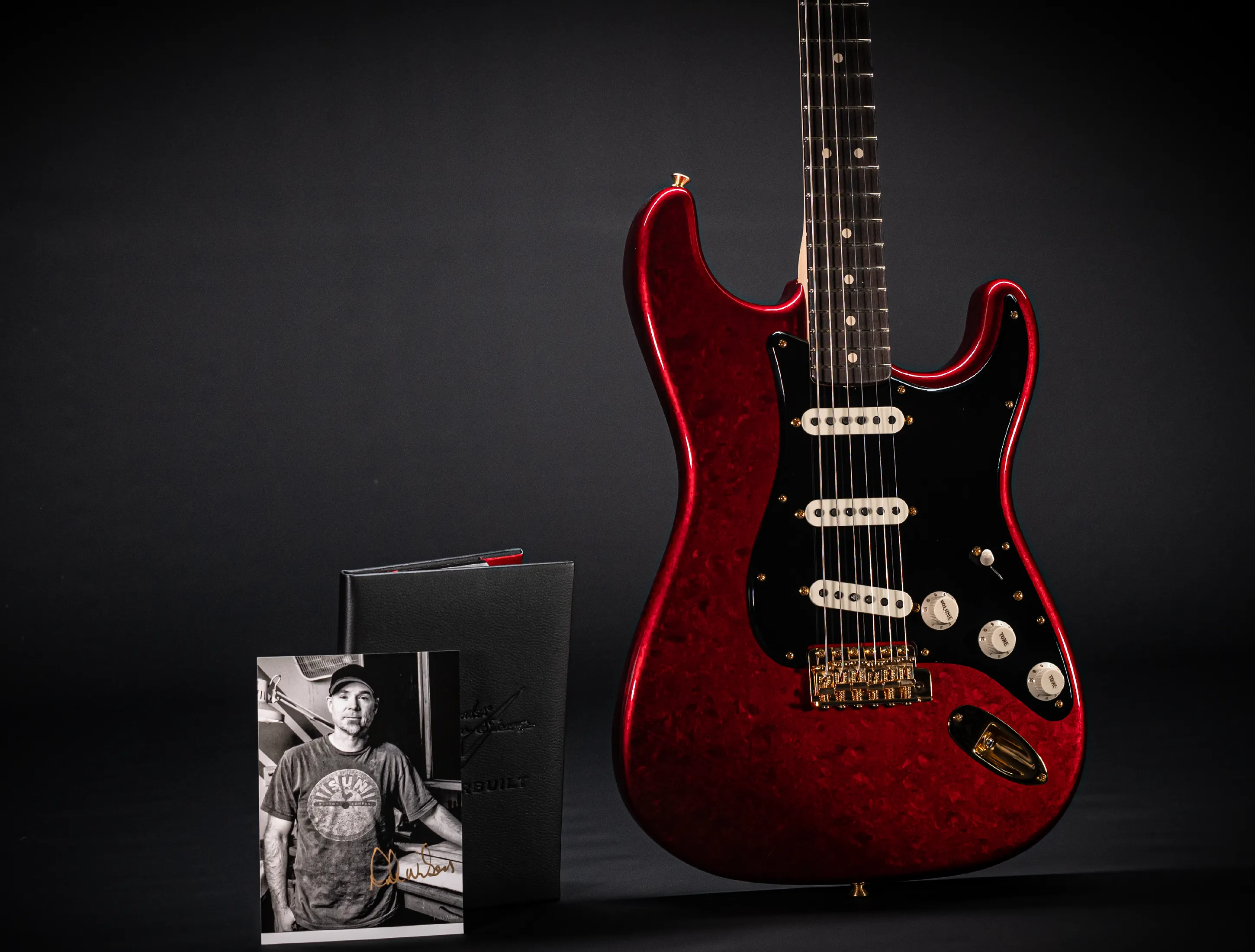 Fender Senior Masterbuilt Dale Wilson 1960 Stratocaster - Candy Apple Red Over 24K Gold Leaf