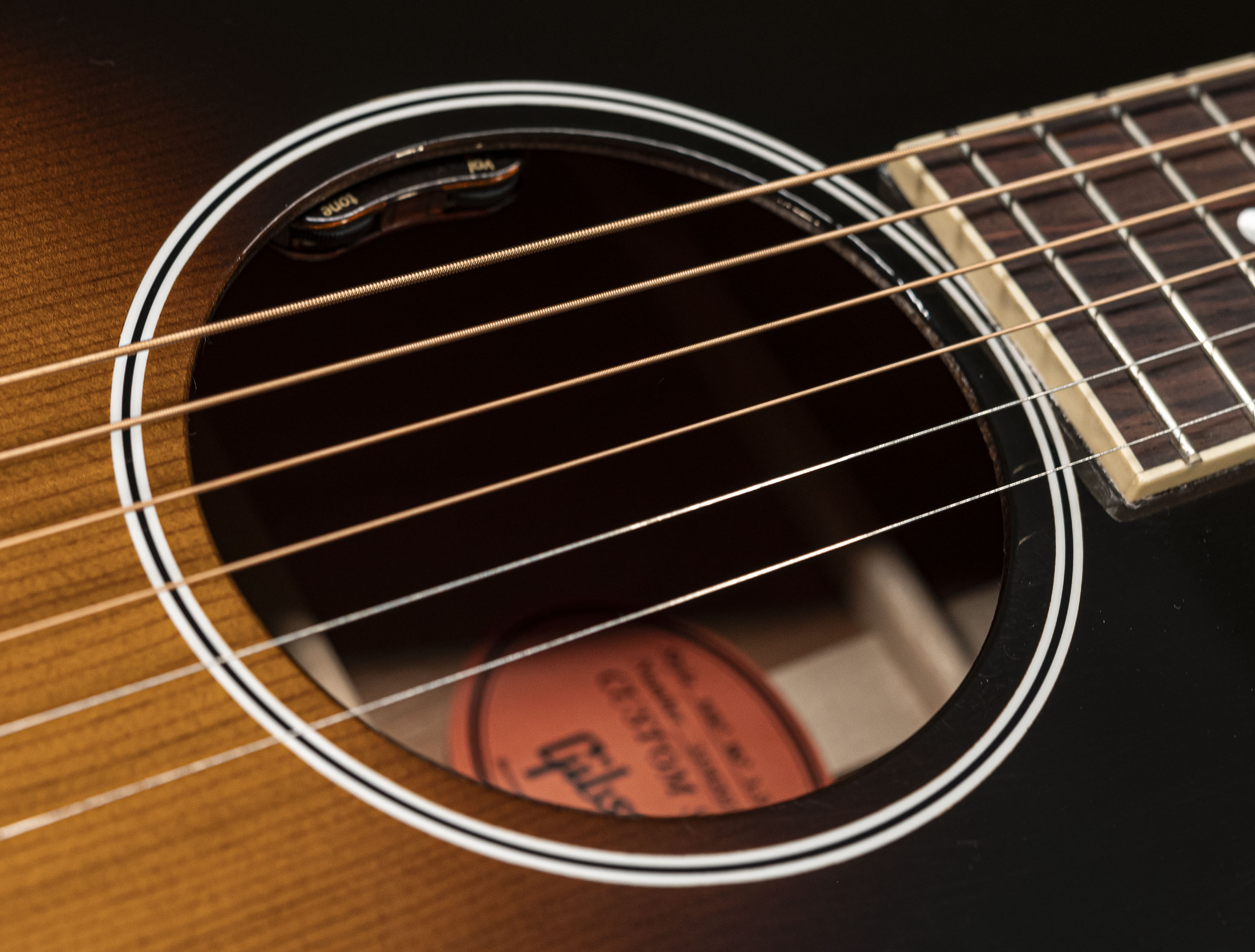Galerie anzeigen (27 Bilder) a130239-gibson-keb-mo-3-0-j-45-12-fret
