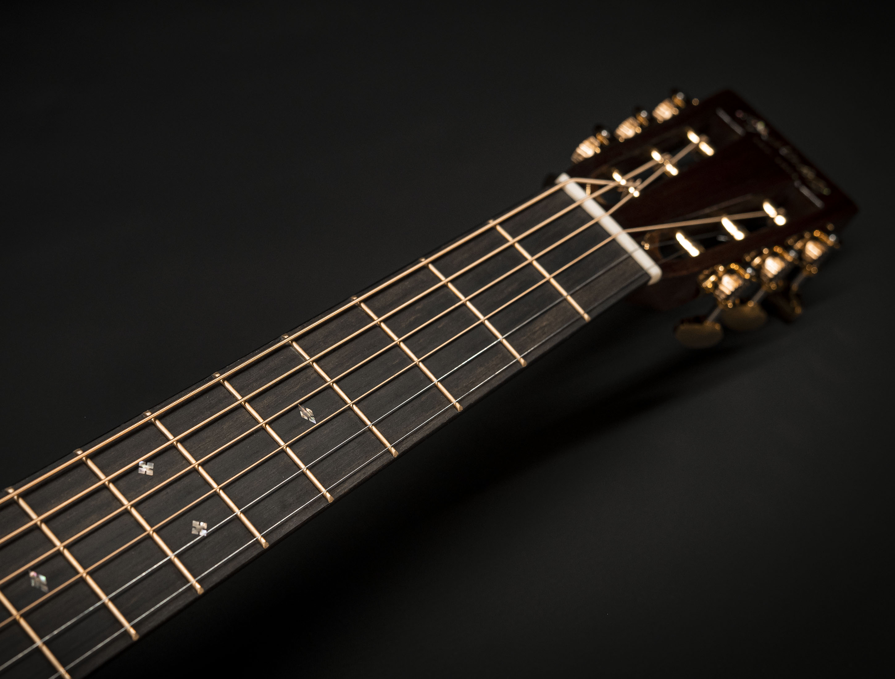 Galerie anzeigen (25 Bilder) a137271-martin-0012-28-12-fret-modern-deluxe-musikhaus-hermann