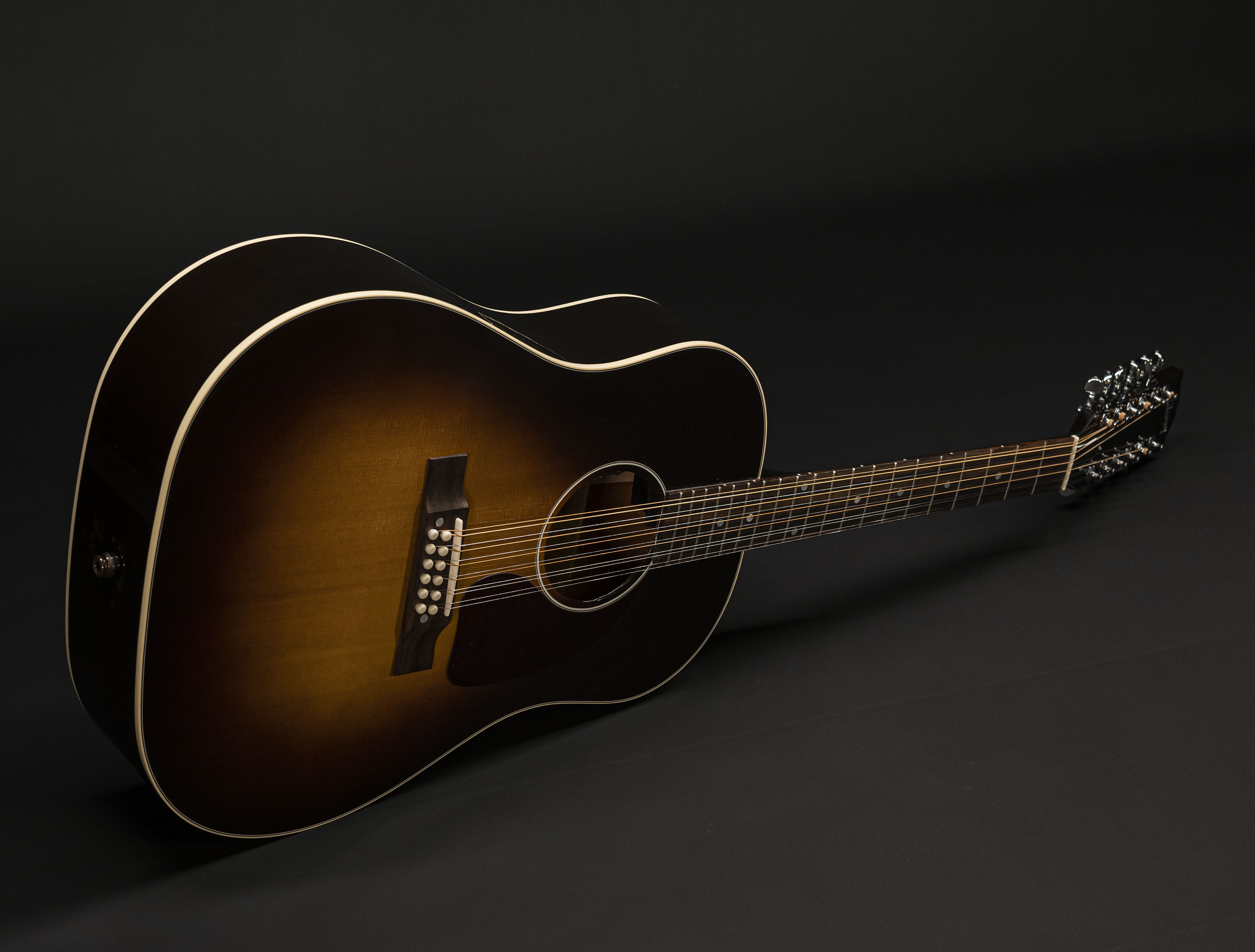 Show gallery (24 images) a118181-gibson-j-45-standard-12-string-vintage-sunburst