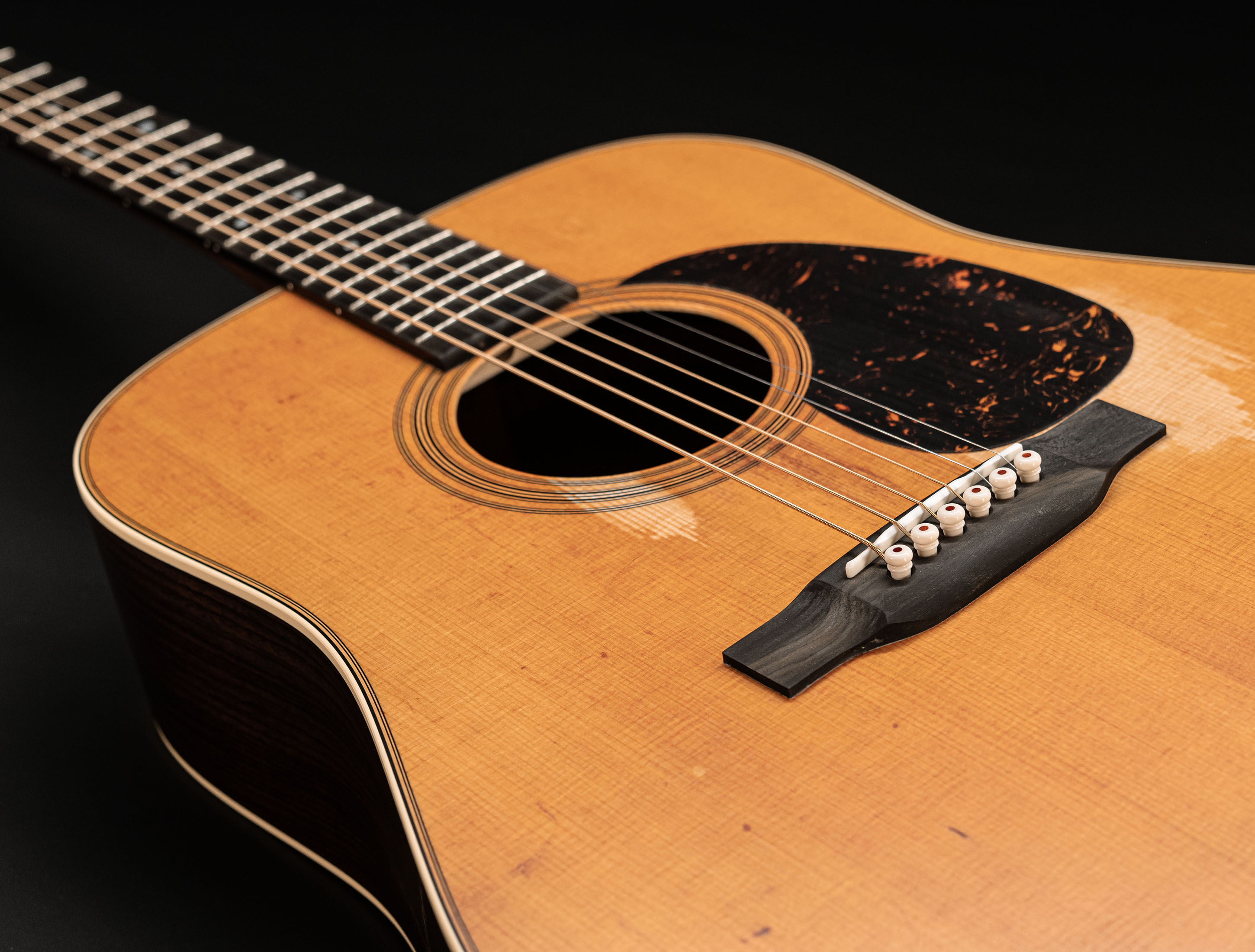 Show gallery (26 images) a153401-Martin-D-28-StreetLegend-musikhaus-hermann