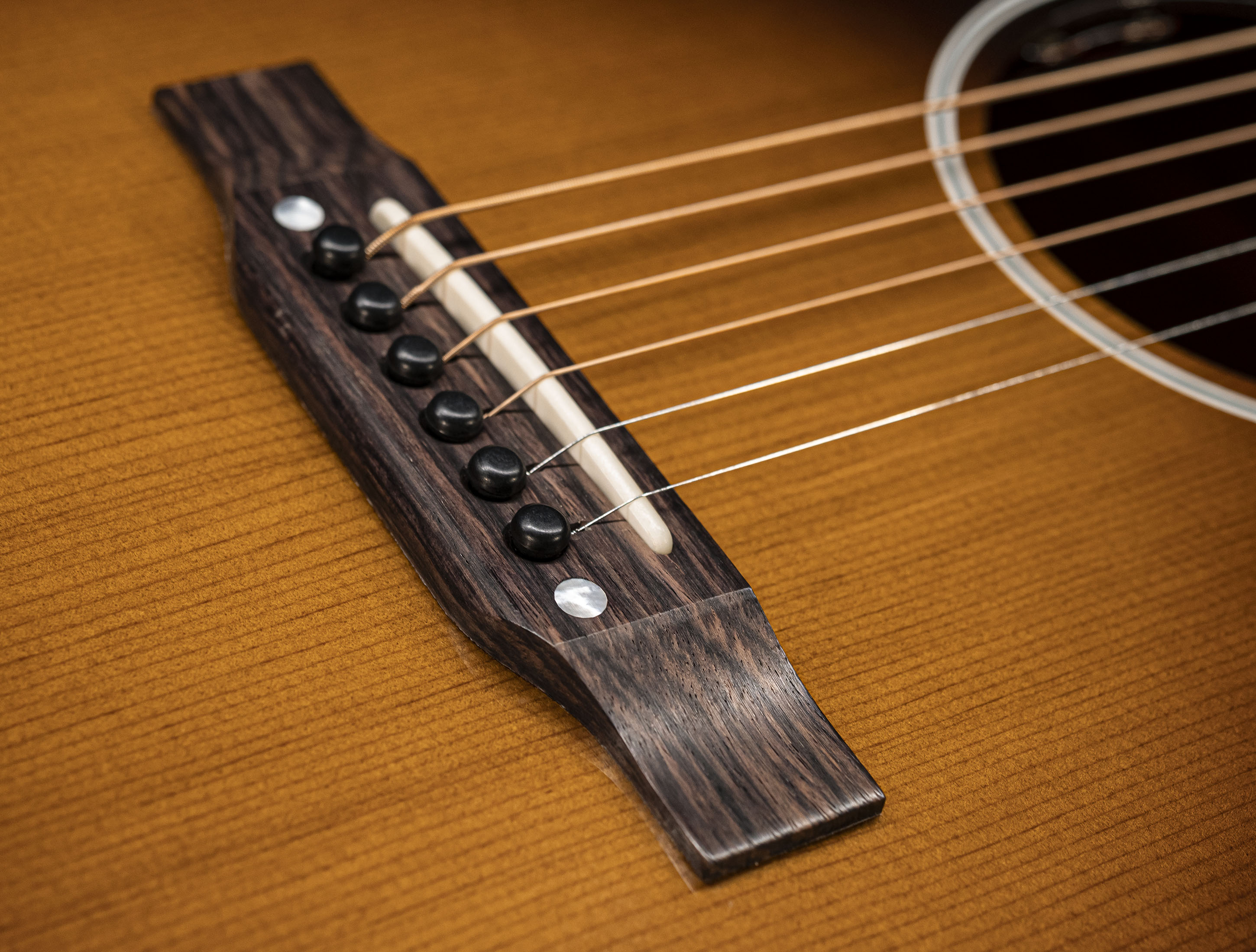 Galerie anzeigen (27 Bilder) a130238-gibson-keb-mo-3-0-j-45-12-fret