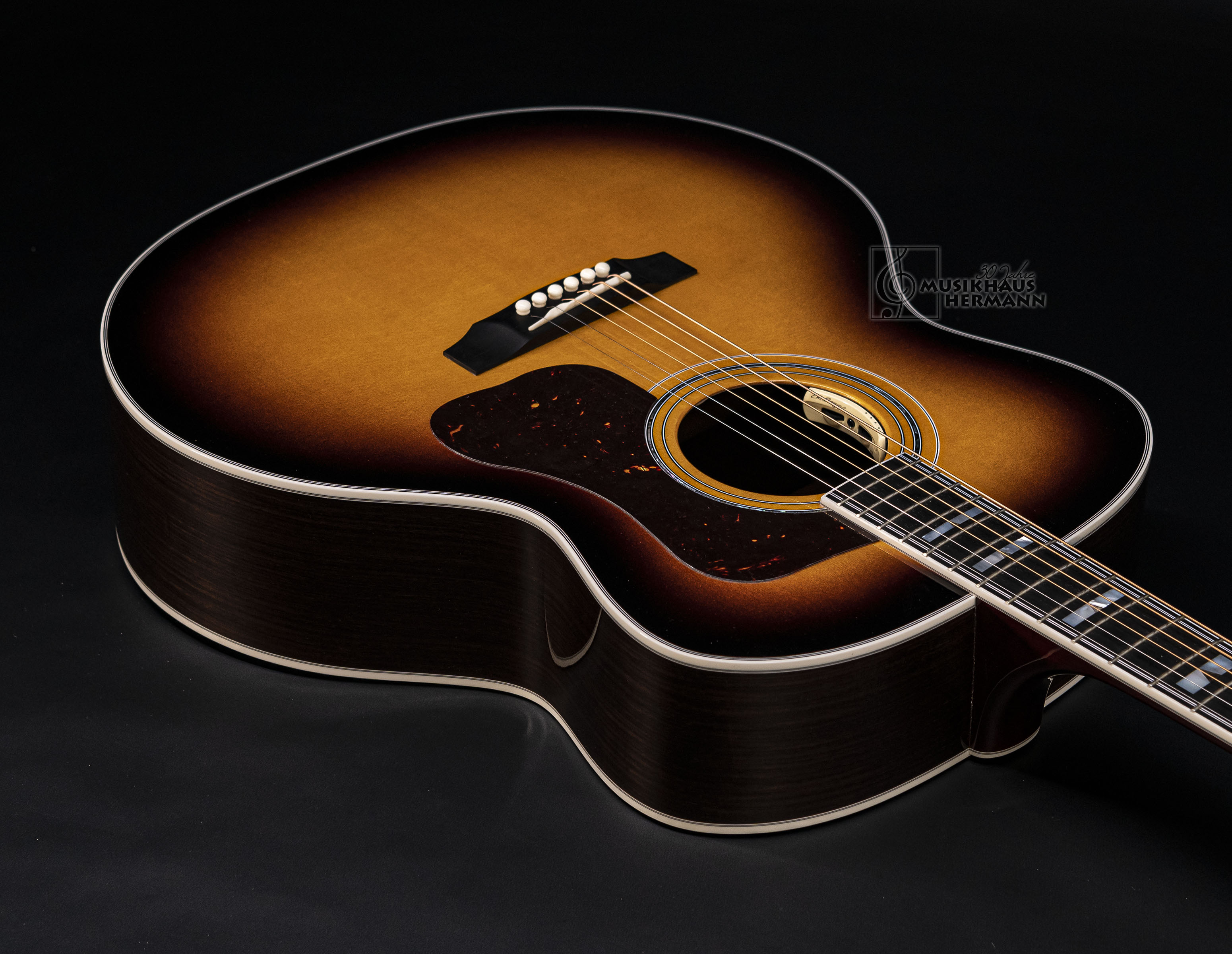 Galerie anzeigen (19 Bilder) a10-4180-guild-f-55e-atb-antique-sunburst-l-r-baggs