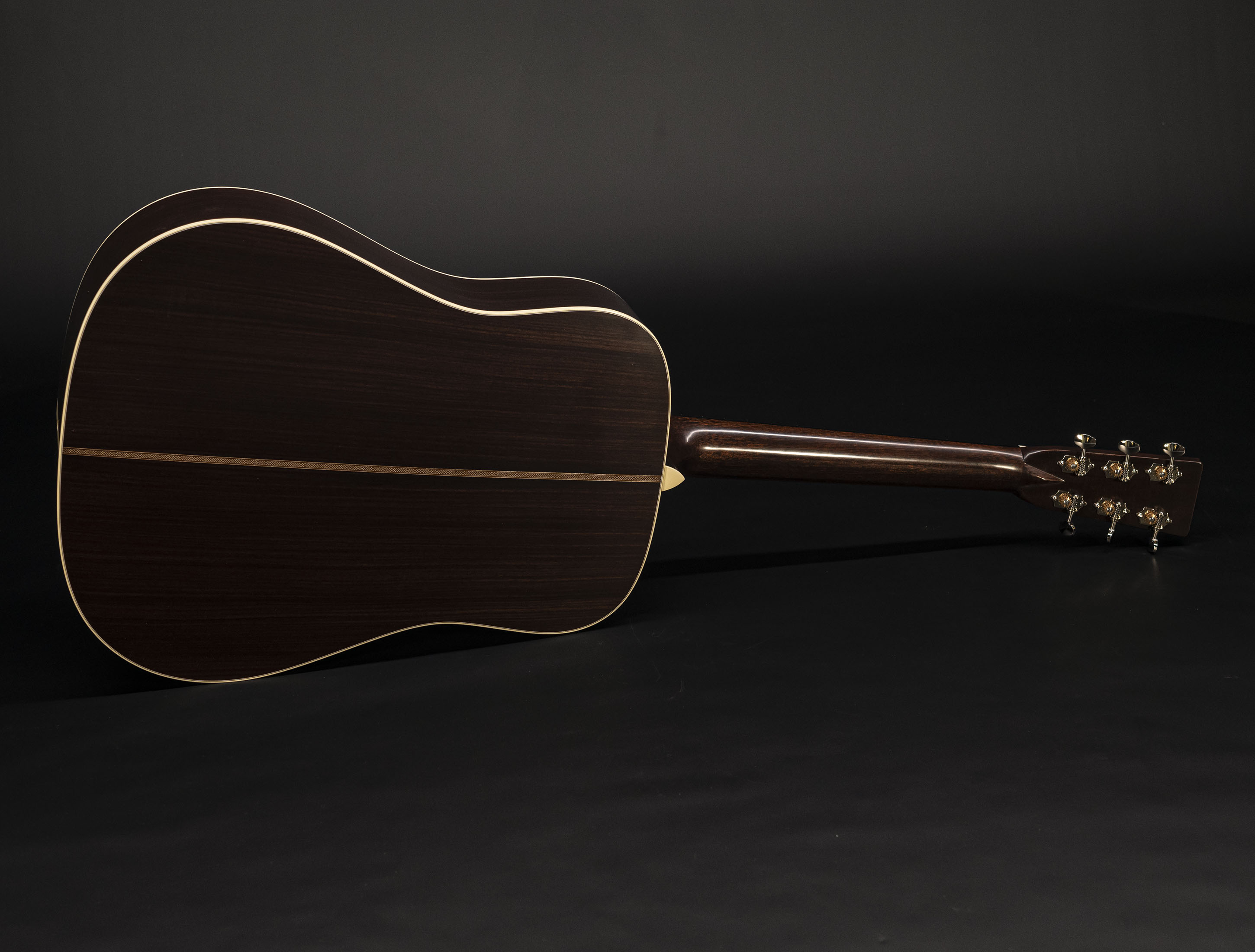 Show gallery (24 images) a113022-martin-custom-shop-d-28-authentic-1937-vintage-low-gloss-ambertone-burst