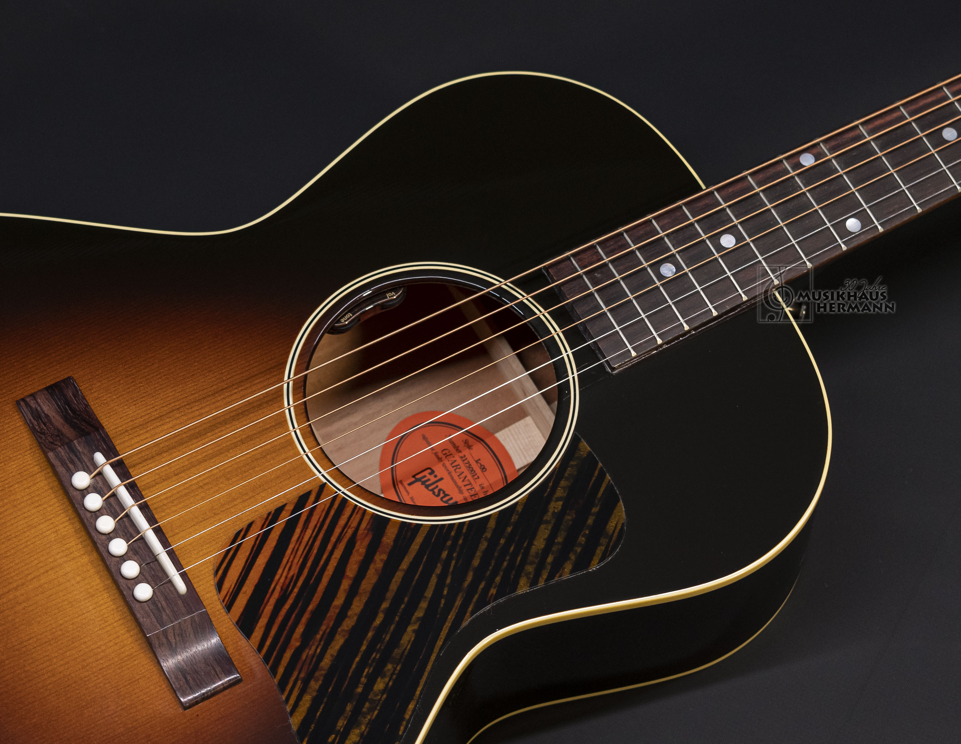 Galerie anzeigen (15 Bilder) a8-4531 gibson-l-00-original-2020-vintage-sunburst