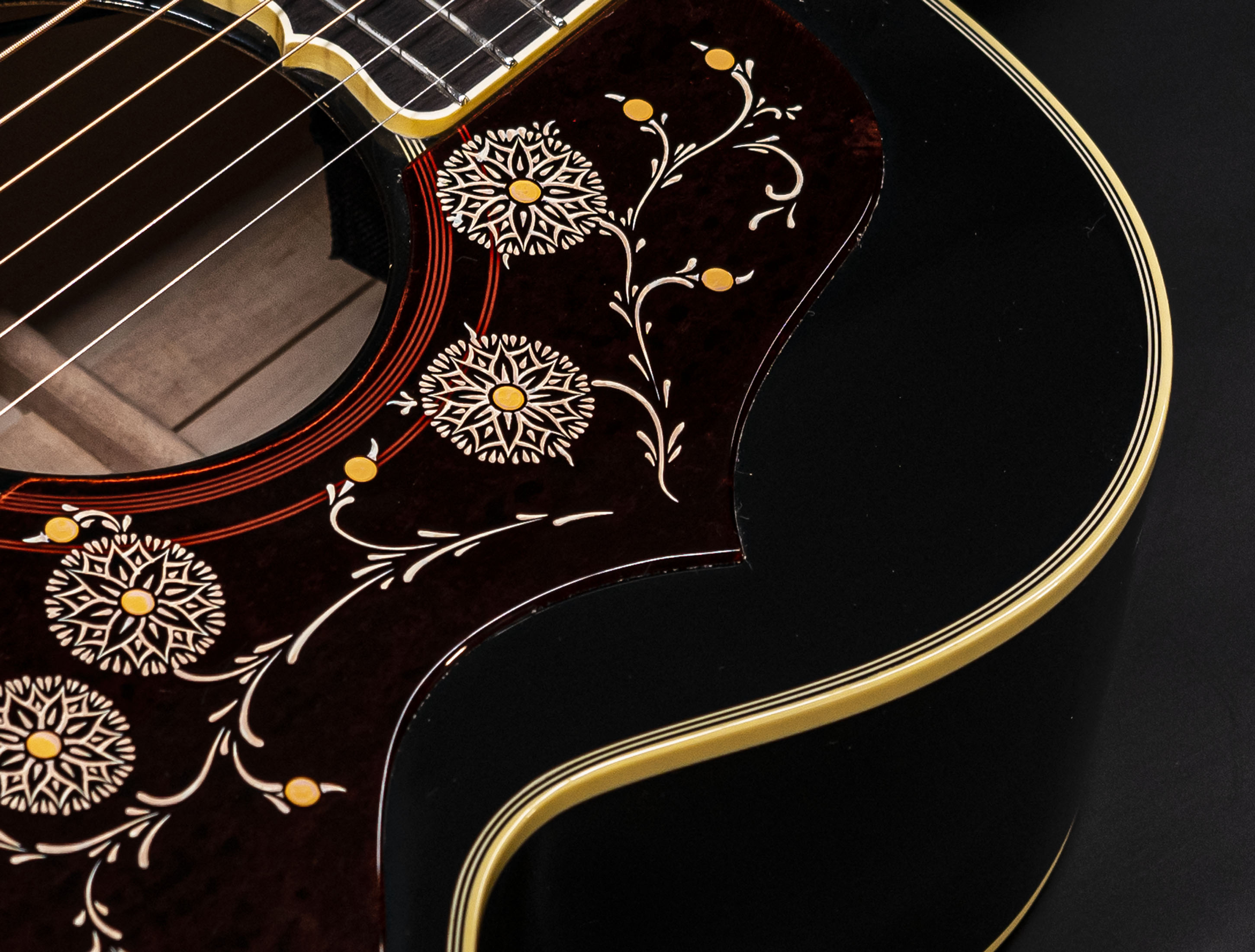 Show gallery (22 images) a110391 gibson-elvis-sj-200-signature-the-king-of-rock-and-roll-ebony