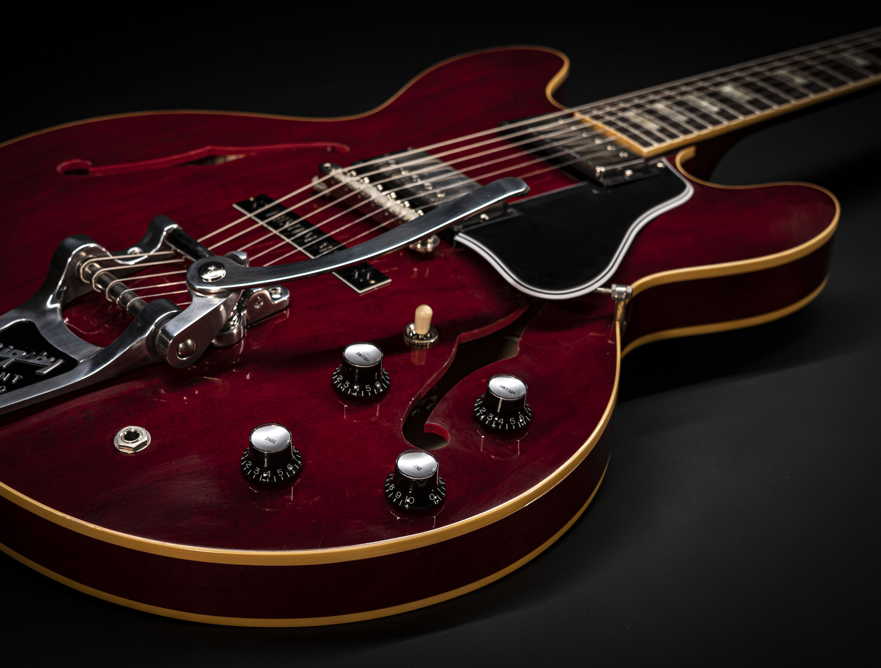 a139612 gibson-es-335-1964-bigsby-custom-shop-murphy-lab-authentic-light-aged-antique-viking-red