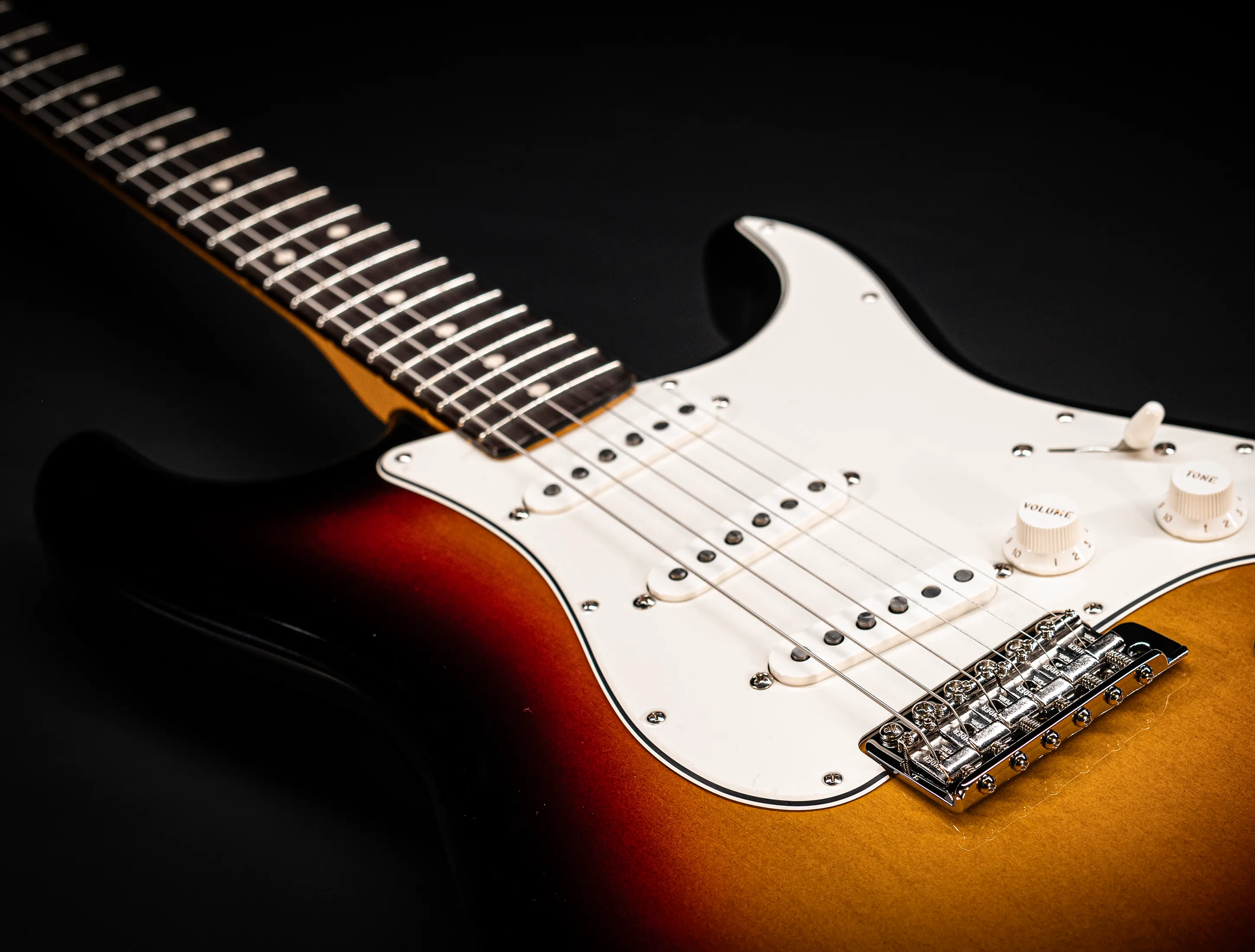 a175615-Fender-MBD-Limited-1963-Stratocaster-Timeless-NOS-flame-Neck-Sunburst-