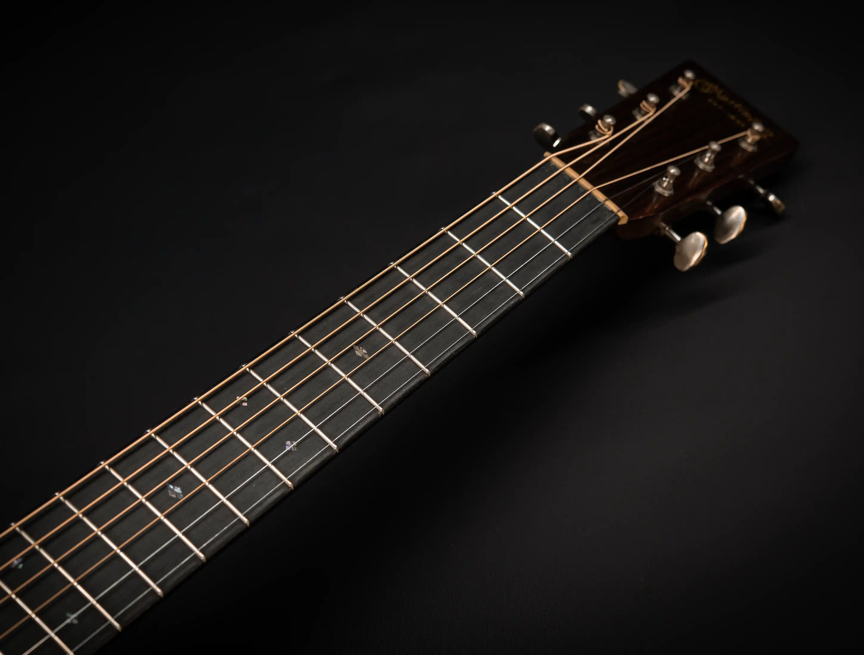 Show gallery (23 images) a154271 Martin-Custom-Shop-000-28-Authentic-1937-Vintage-Low-Gloss-Stage-1-Aging