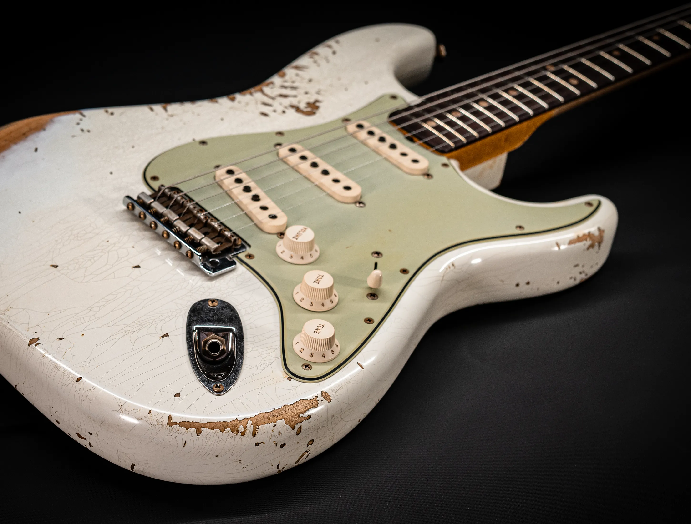 Fender MBD 1963 Stratocaster Heavy Relic - Super Faded Aged Olympic White