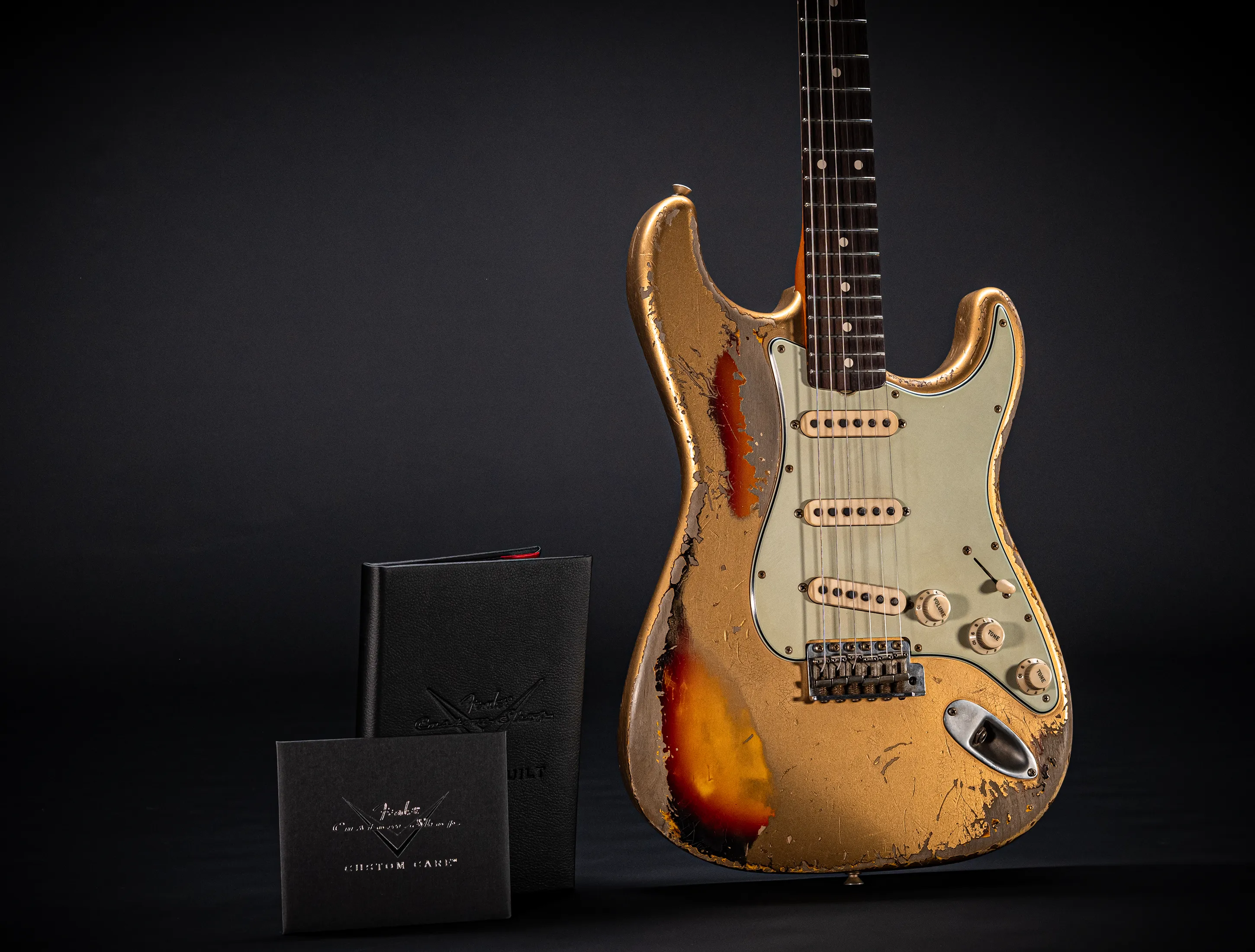 Fender Masterbuilt Austin MacNutt 60`s Stratocaster Heavy Relic Aztec Gold over Sunburst