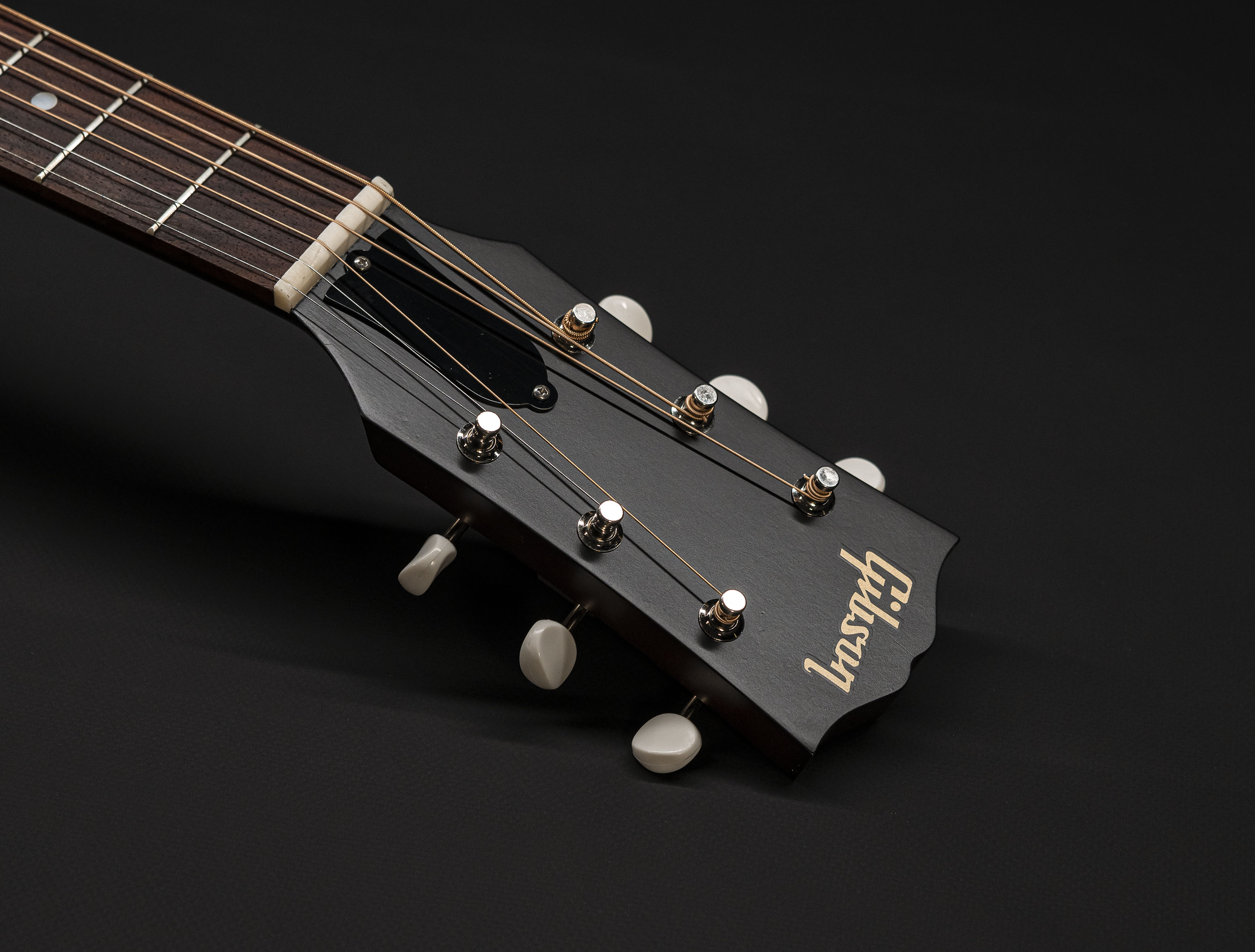 Show gallery (25 images) a121273 gibson-j-45-50s-faded-vintage-sunburst