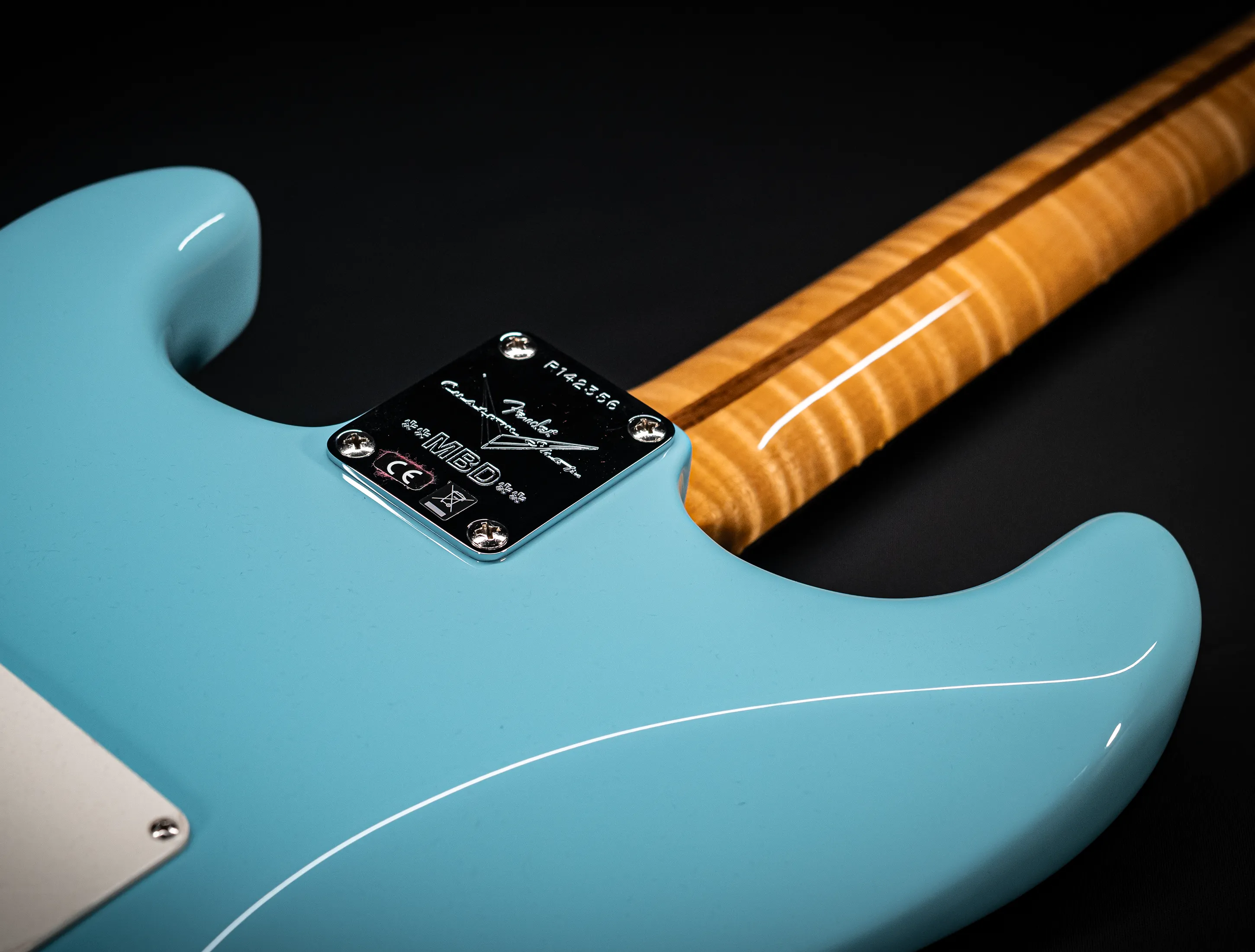 Fender MBD 1963 Stratocaster Prestige NOS flame Neck - Daphne Blue