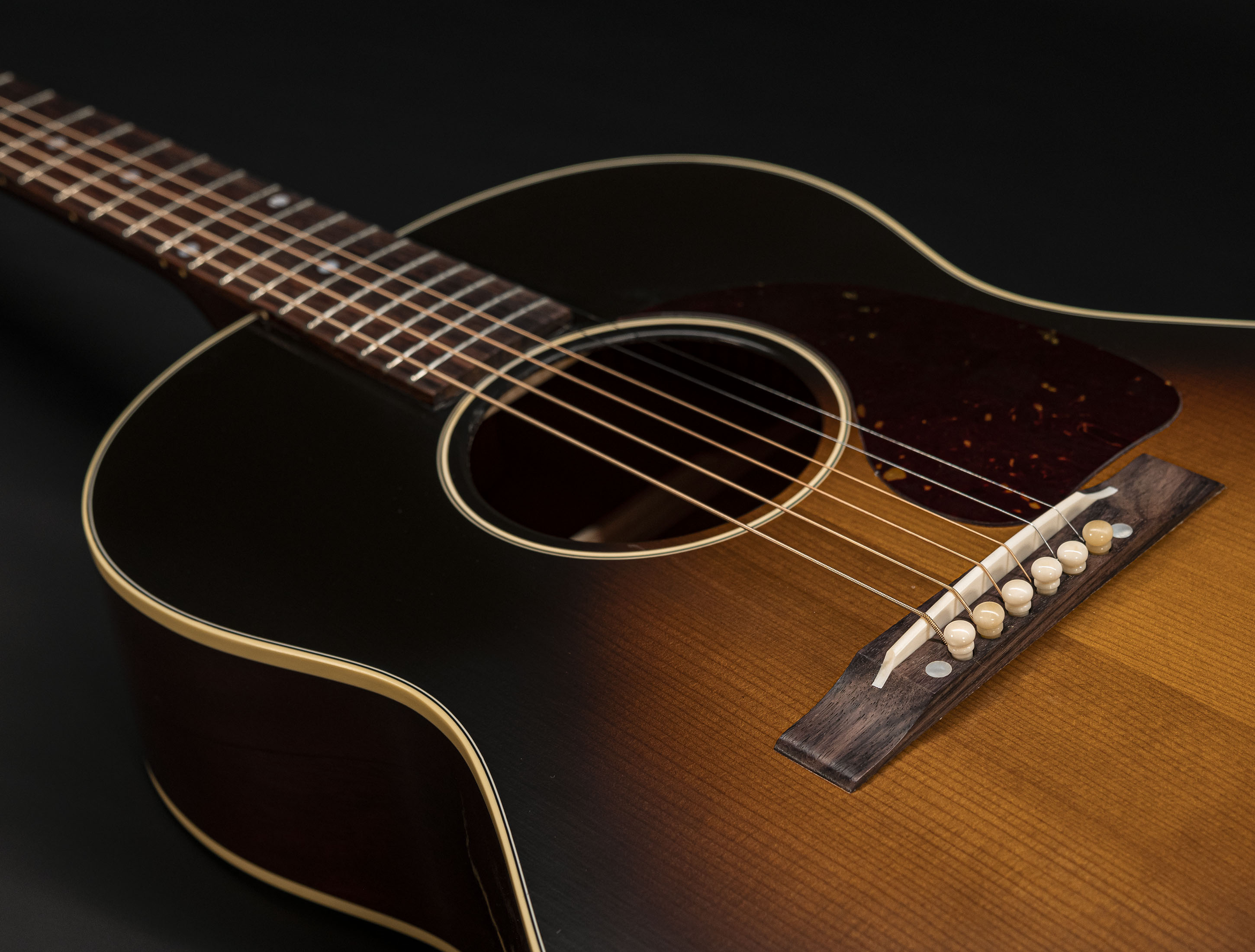 Show gallery (24 images) a133382 gibson-lg-2-1942-banner-vintage-sunburst