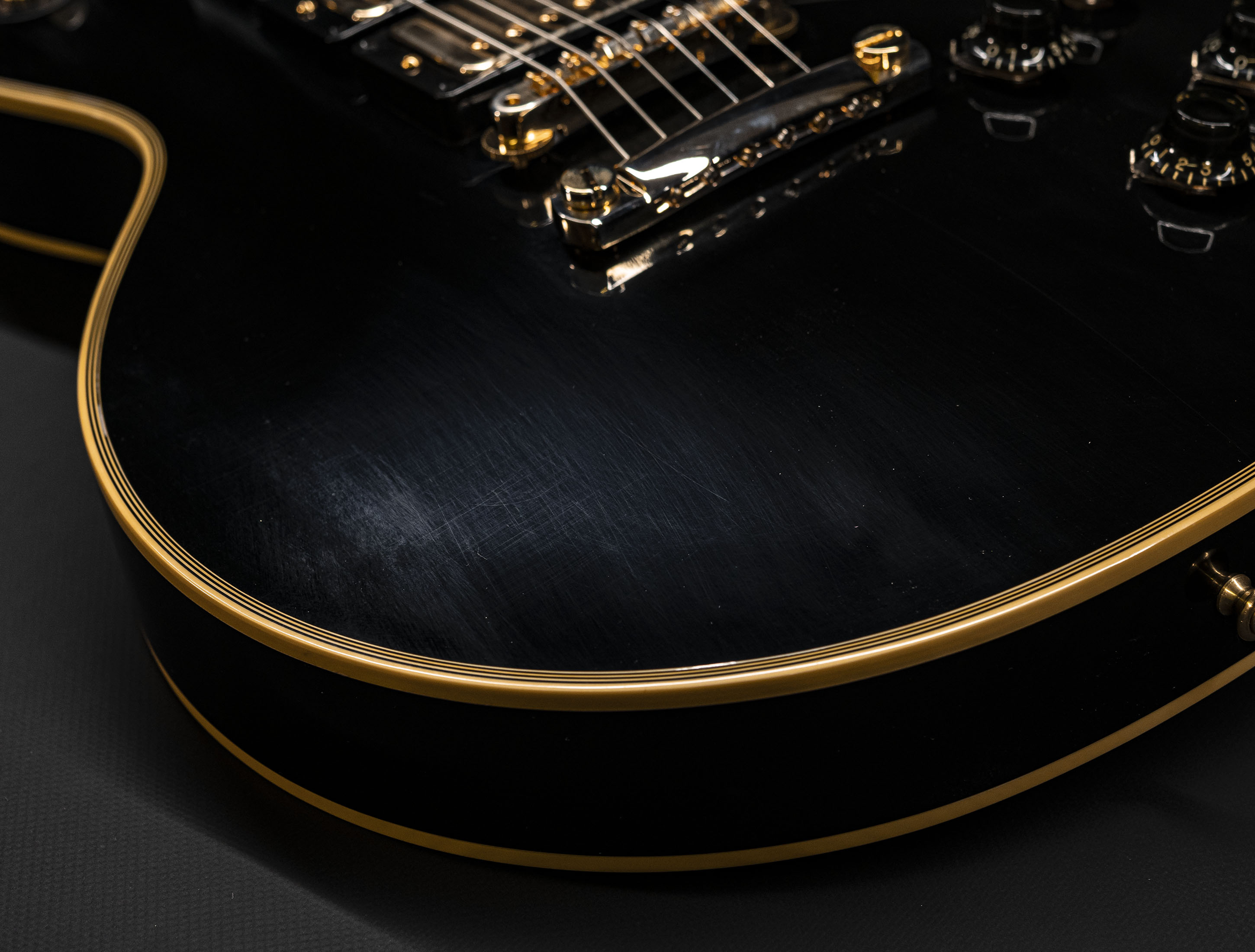 Galerie anzeigen (26 Bilder) a115978-gibson-les-paul-custom-1957-reissue-3-pickup-vos-ebony
