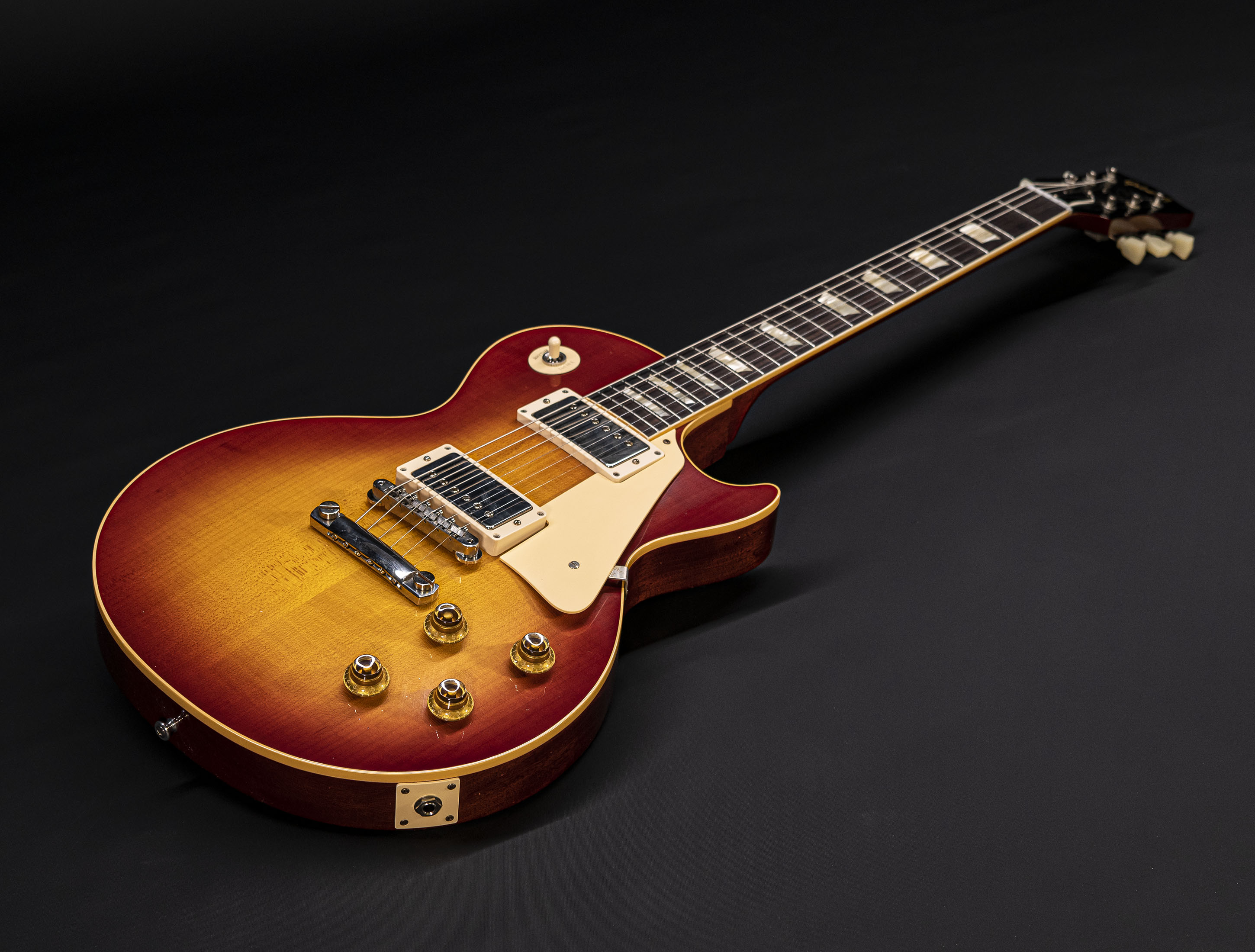 Galerie anzeigen (22 Bilder) a131963-gibson-les-paul-1958-standard-murphy-lab-washed-cherry-sunburst-ultra-light-aged