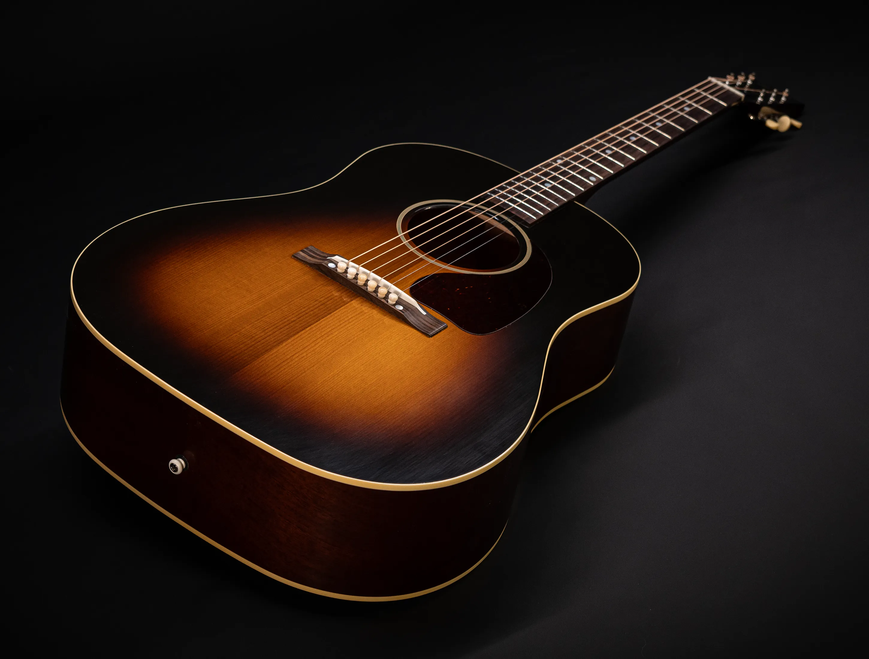 Galerie anzeigen (21 Bilder) a165383 Gibson J-45 1942 Banner - Vintage Sunburst