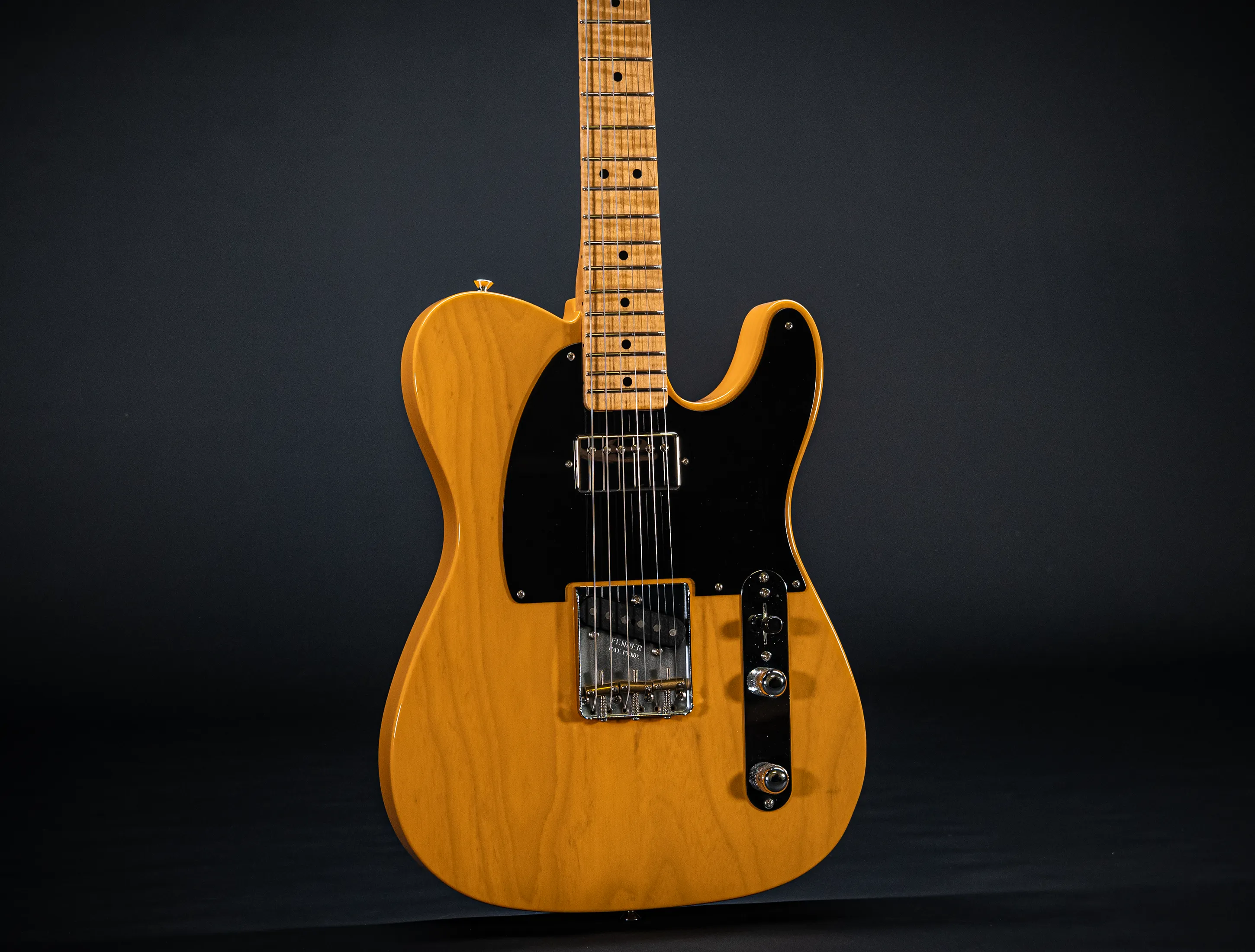 a175692-Fender-MBD- Limited-1952-Humbucker-Telecaster-Timeless-NOS-flame-Neck-Aged-Butterscotch-Blonde-