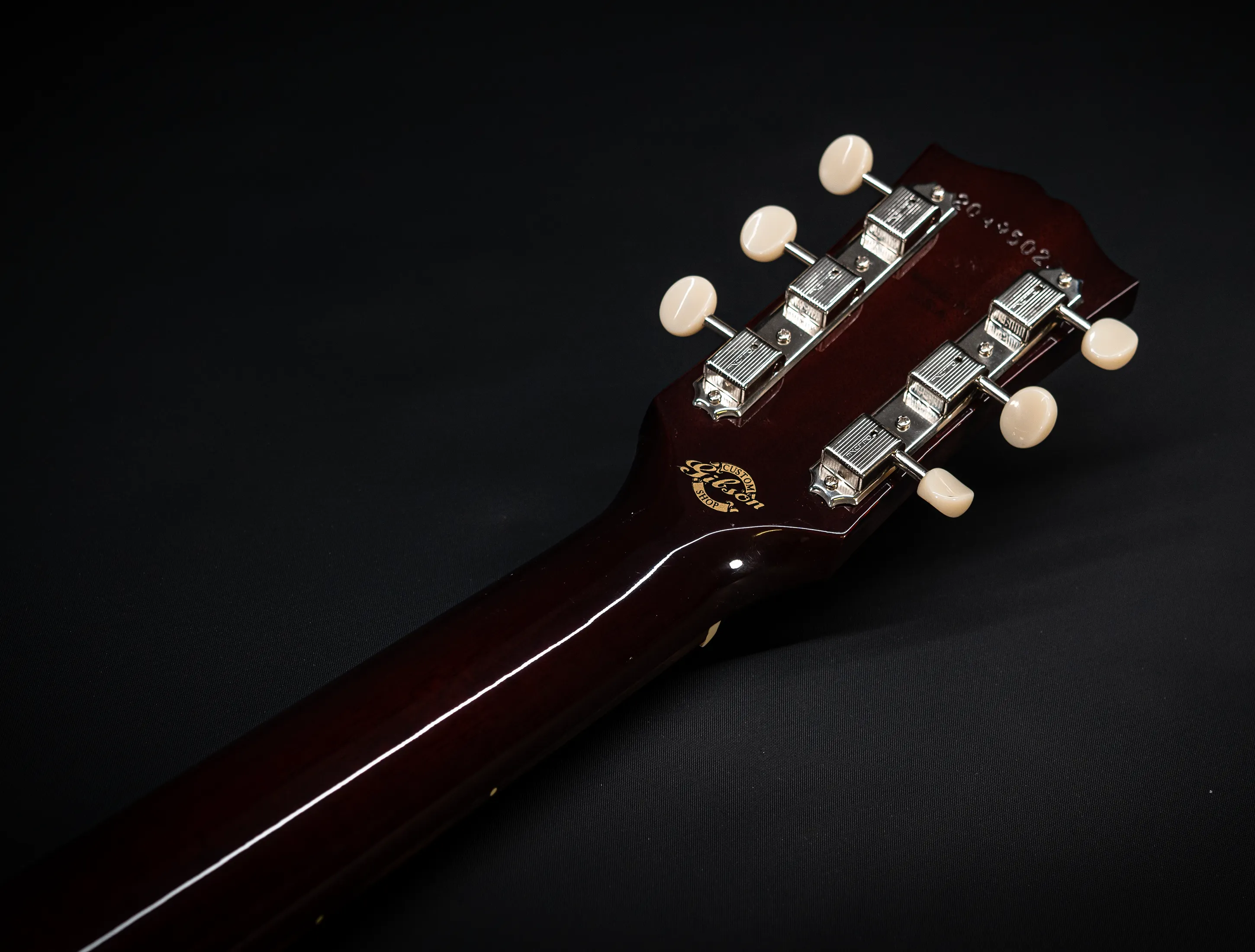 Galerie anzeigen (33 Bilder) a174904-Gibson-J-45-EARLY-50`s-Golden-Era-Custom-Shop-Adirondack-Vintage-Sunburst-