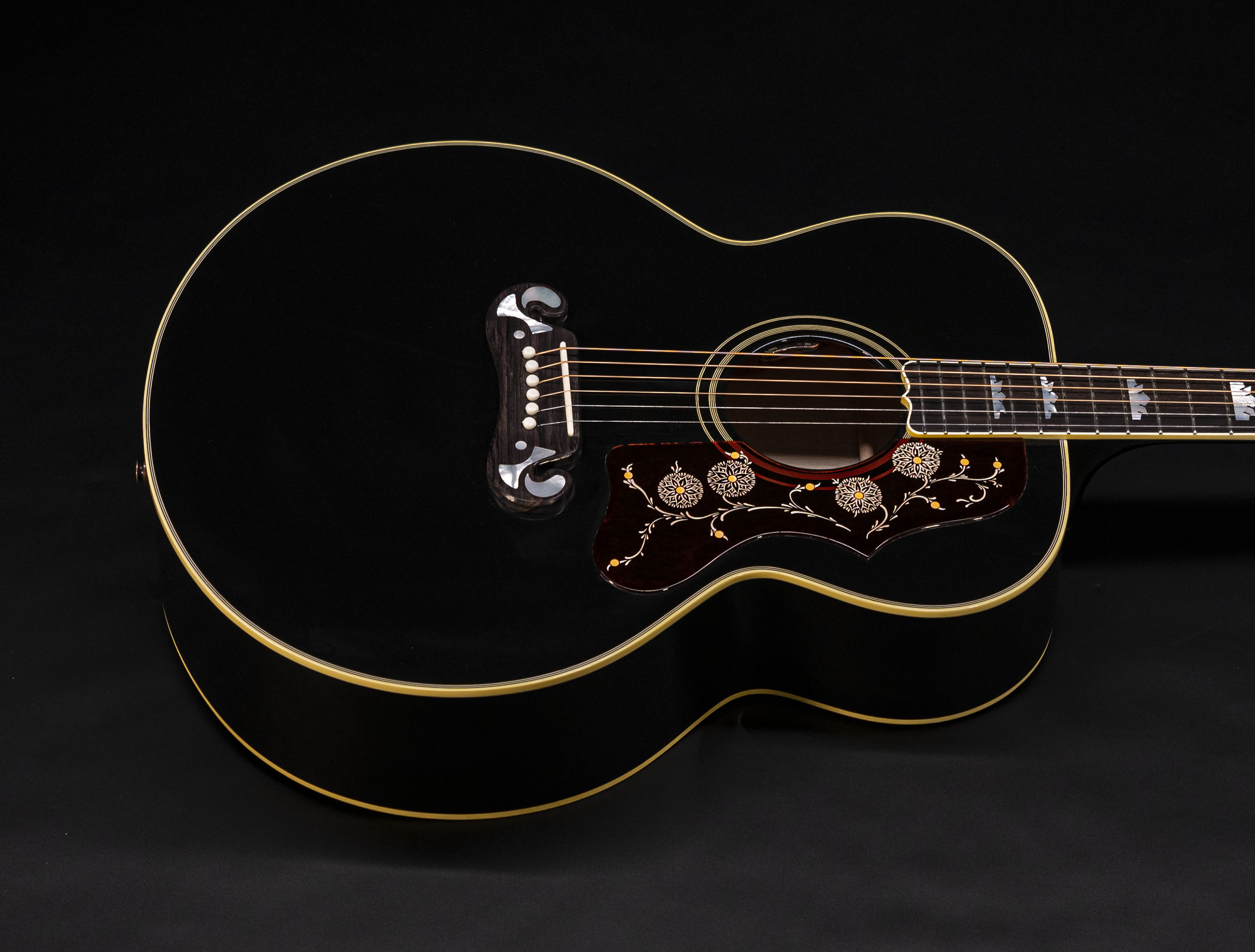 Show gallery (22 images) a110388 gibson-elvis-sj-200-signature-the-king-of-rock-and-roll-ebony