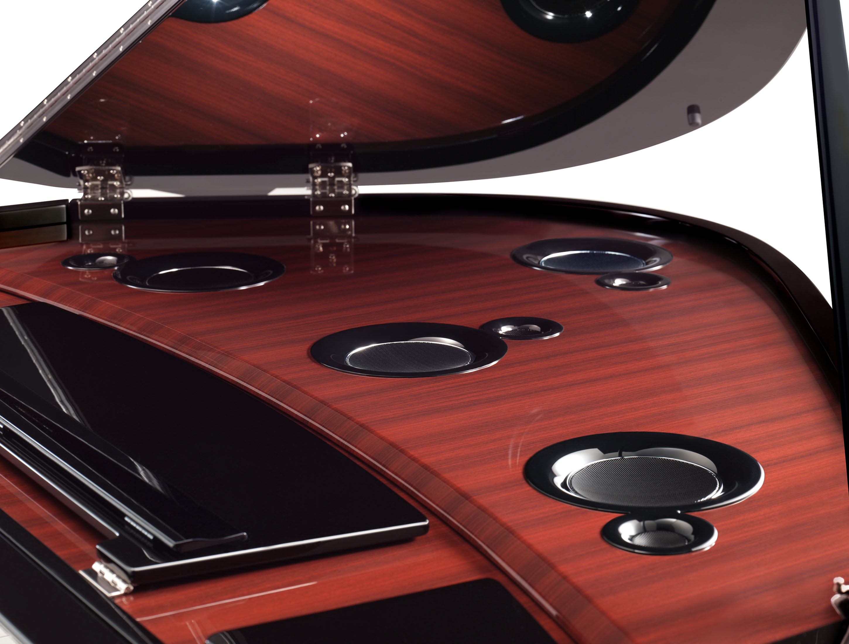 Show gallery (17 images) yamahan3x006