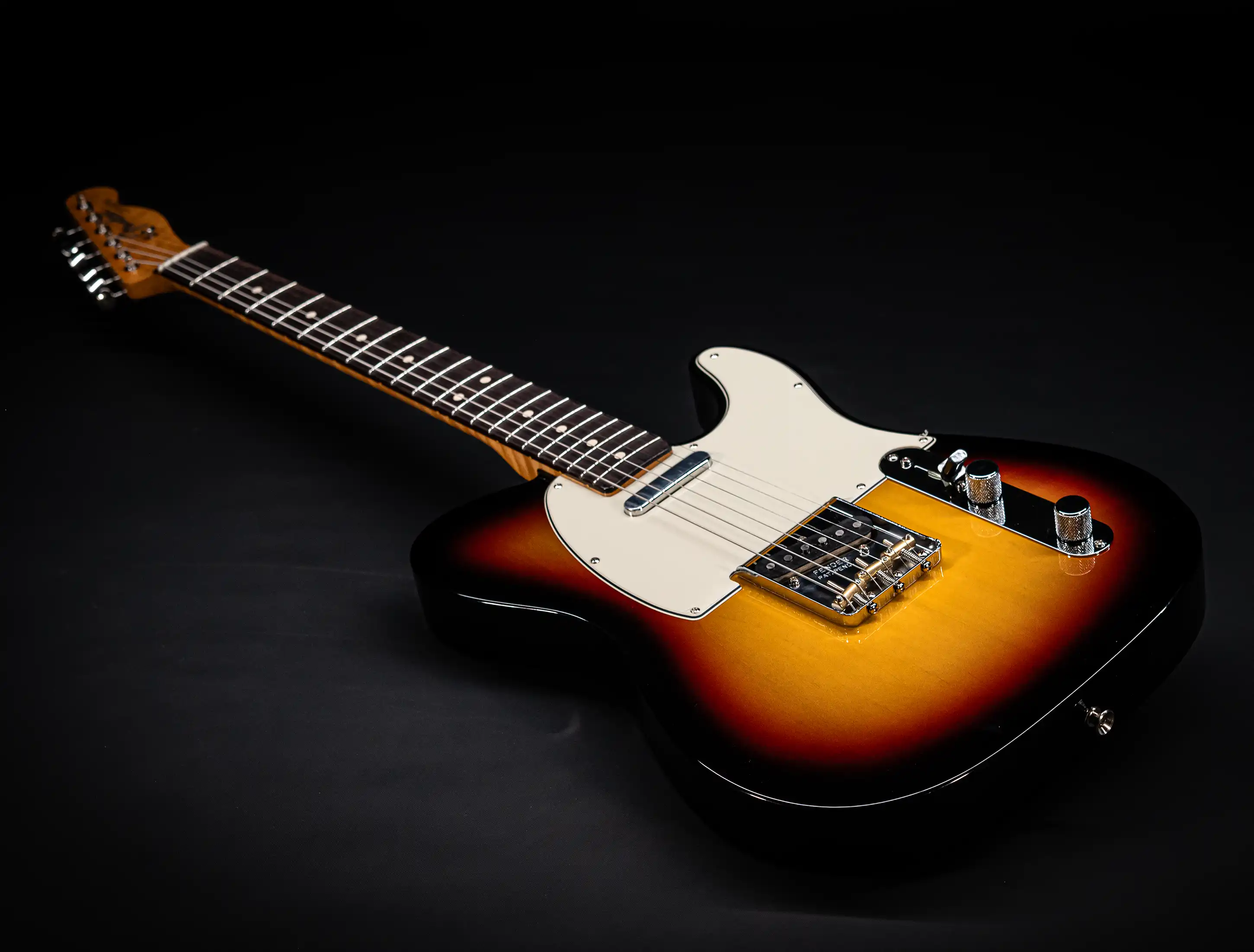 a154600 Fender-MBD-Limited-1963-Telecaster-Timeless-NOS-flame-Neck-Sunburst
