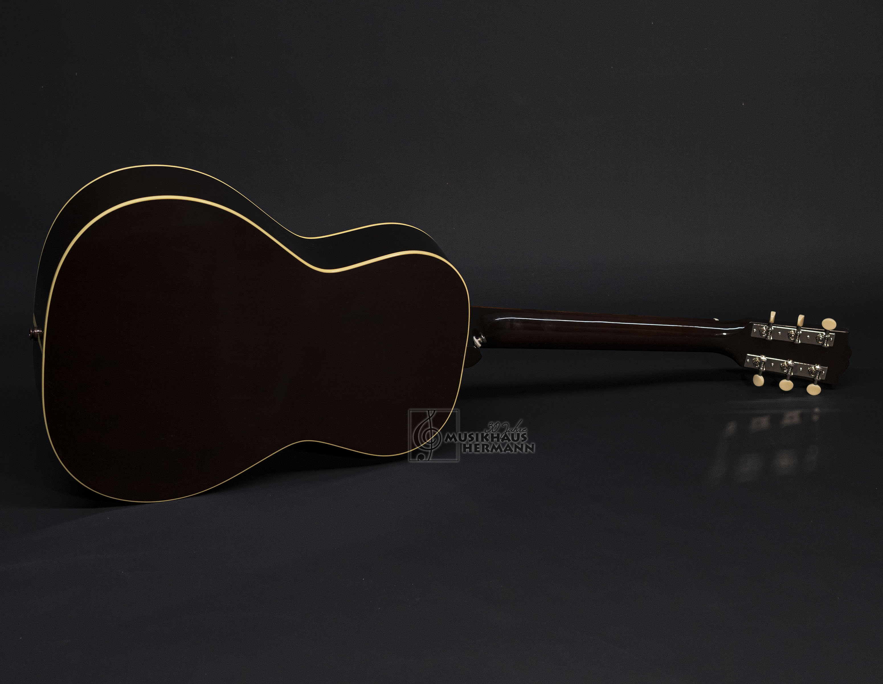 Galerie anzeigen (15 Bilder) a8-4542 gibson-l-00-original-2020-vintage-sunburst