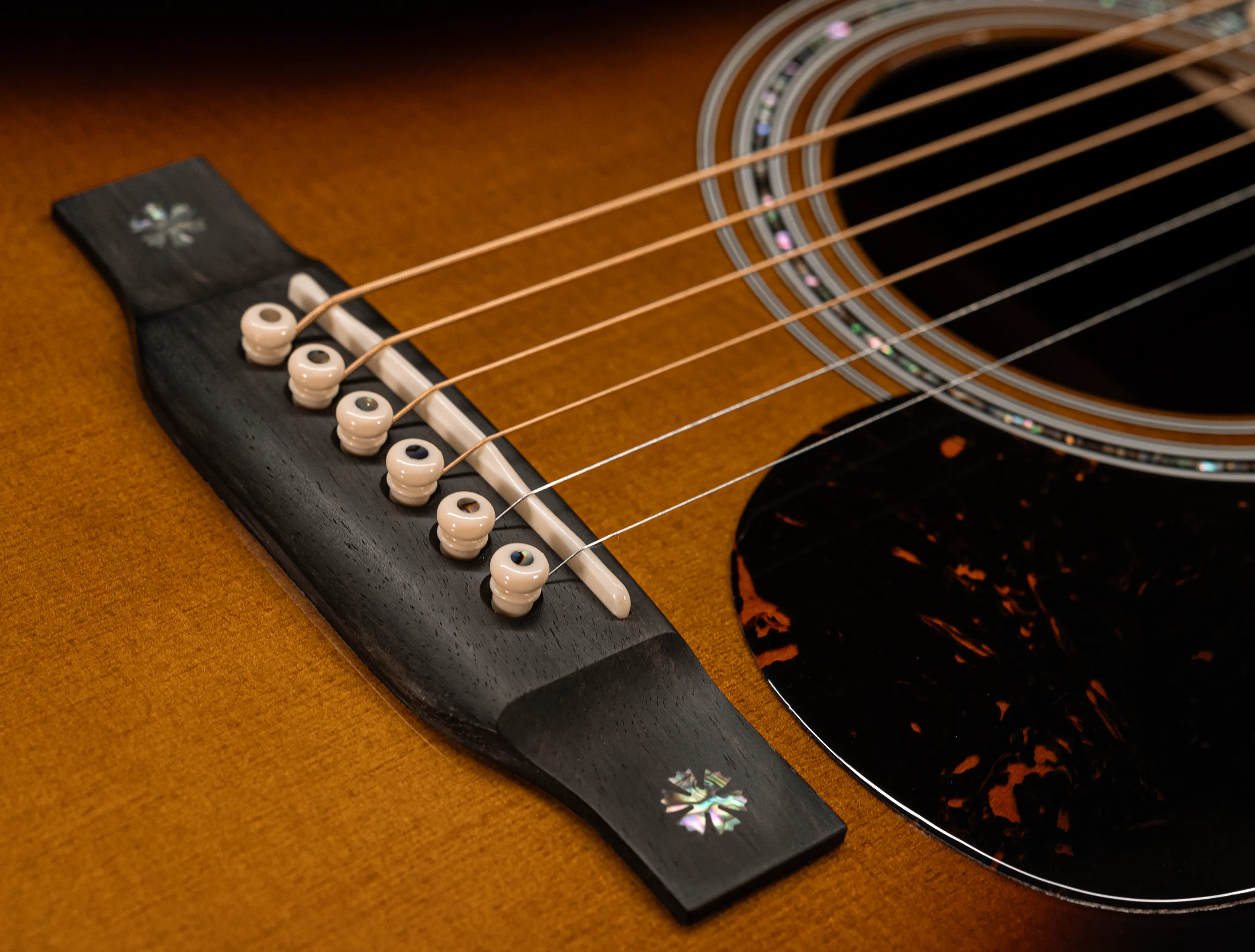Show gallery (33 images) a162196 Martin 000-42C Custom Shop Golden Era Cutaway 1935 Sunburst