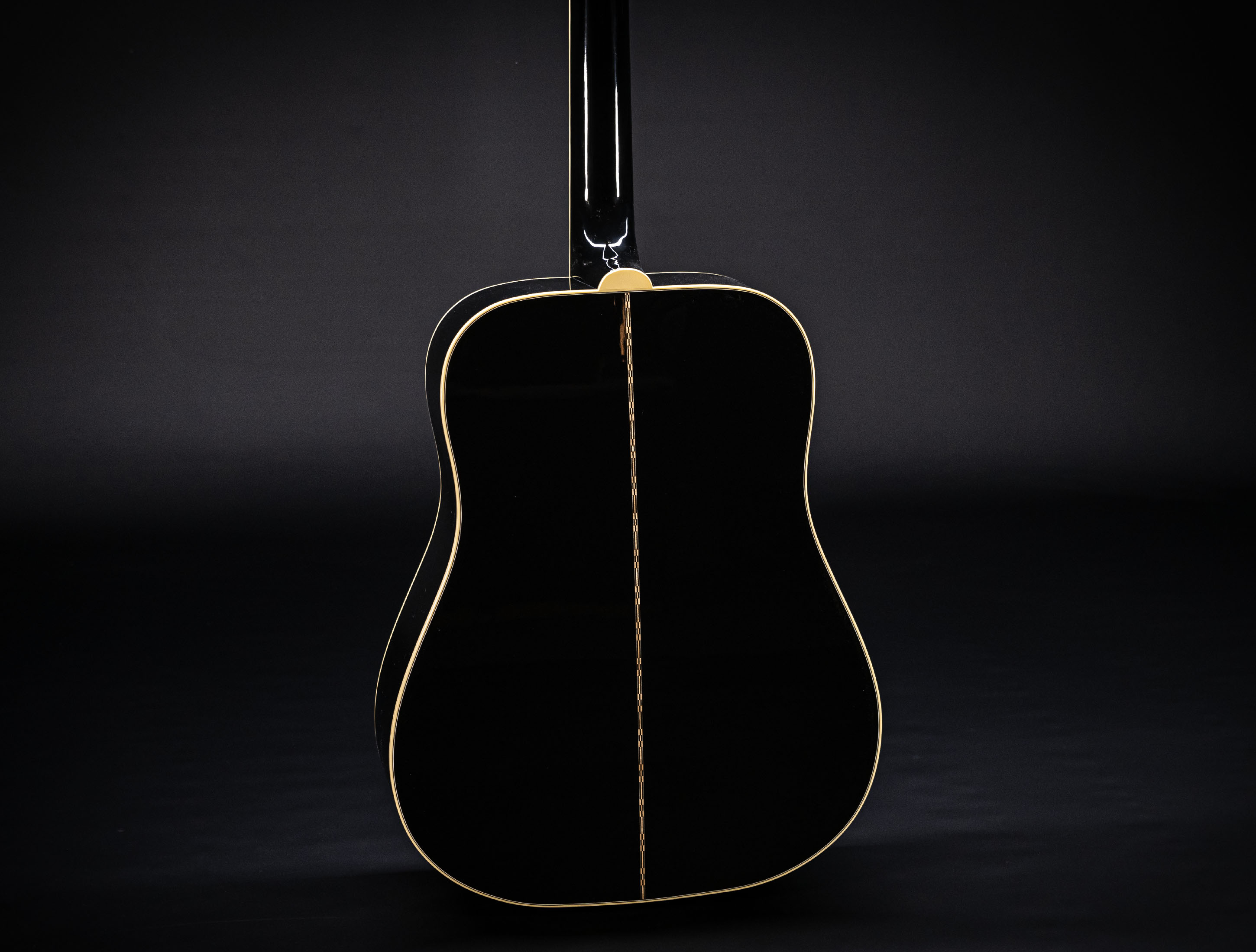 Show gallery (24 images) a155256 Gibson Elvis Presley Dove Signature - A Gift for the King