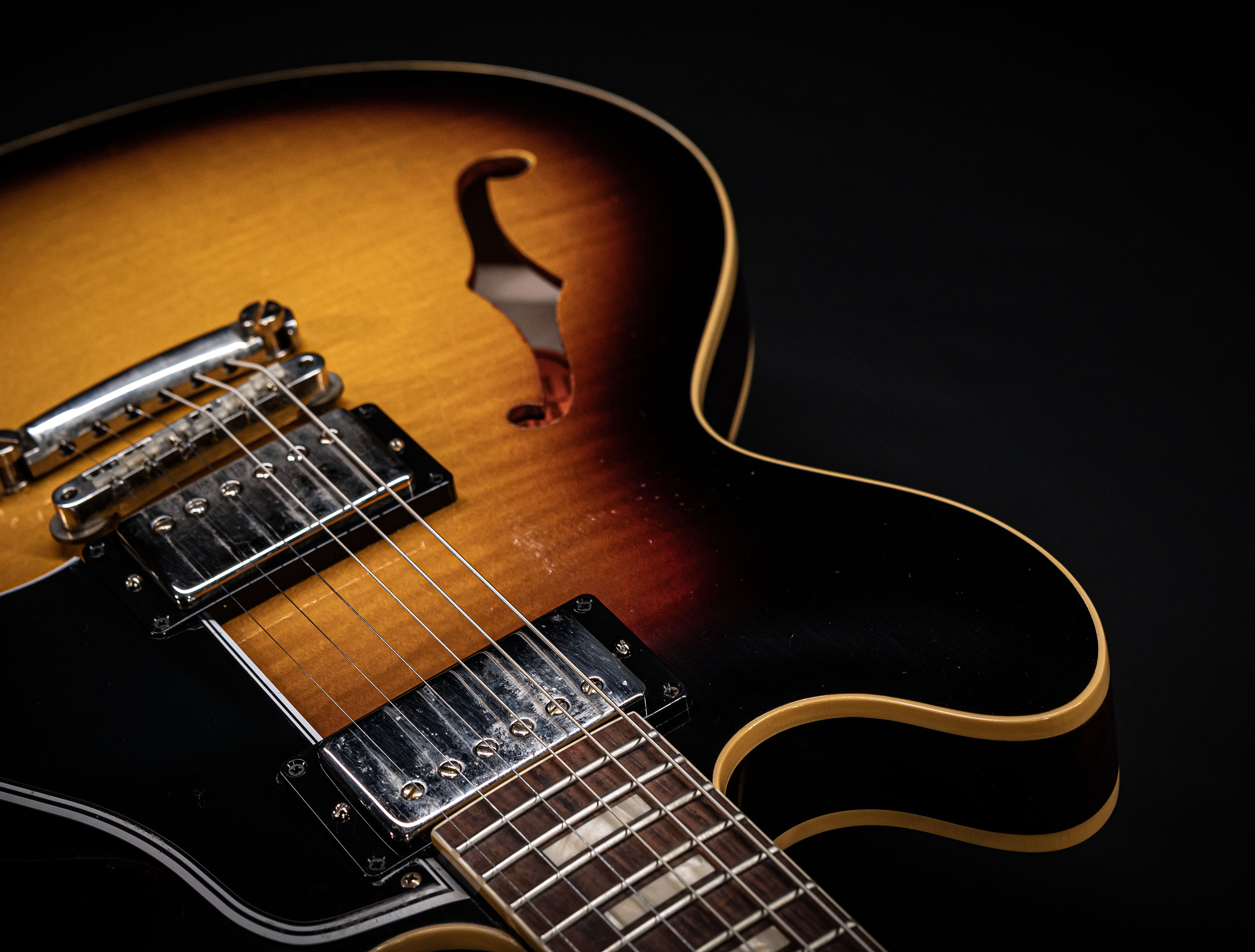 Galerie anzeigen (31 Bilder) a155103 Gibson-ES-335-1964-Custom-Shop-Murphy-Lab-Light-Aged-Figured-Maple-Antique-Vintage-Burst