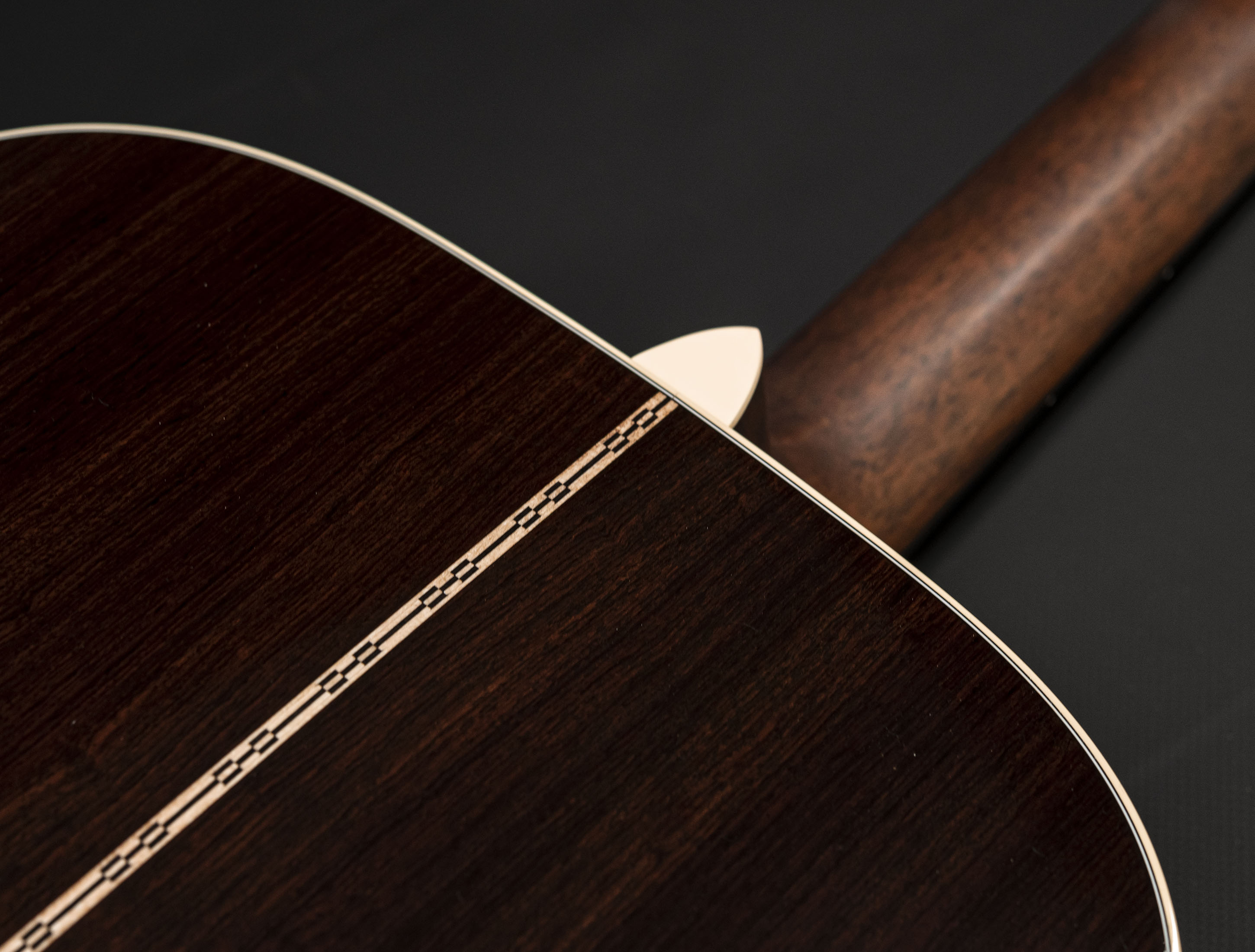 Galerie anzeigen (16 Bilder) a117869 martin-000-28-sunburst-reimagined