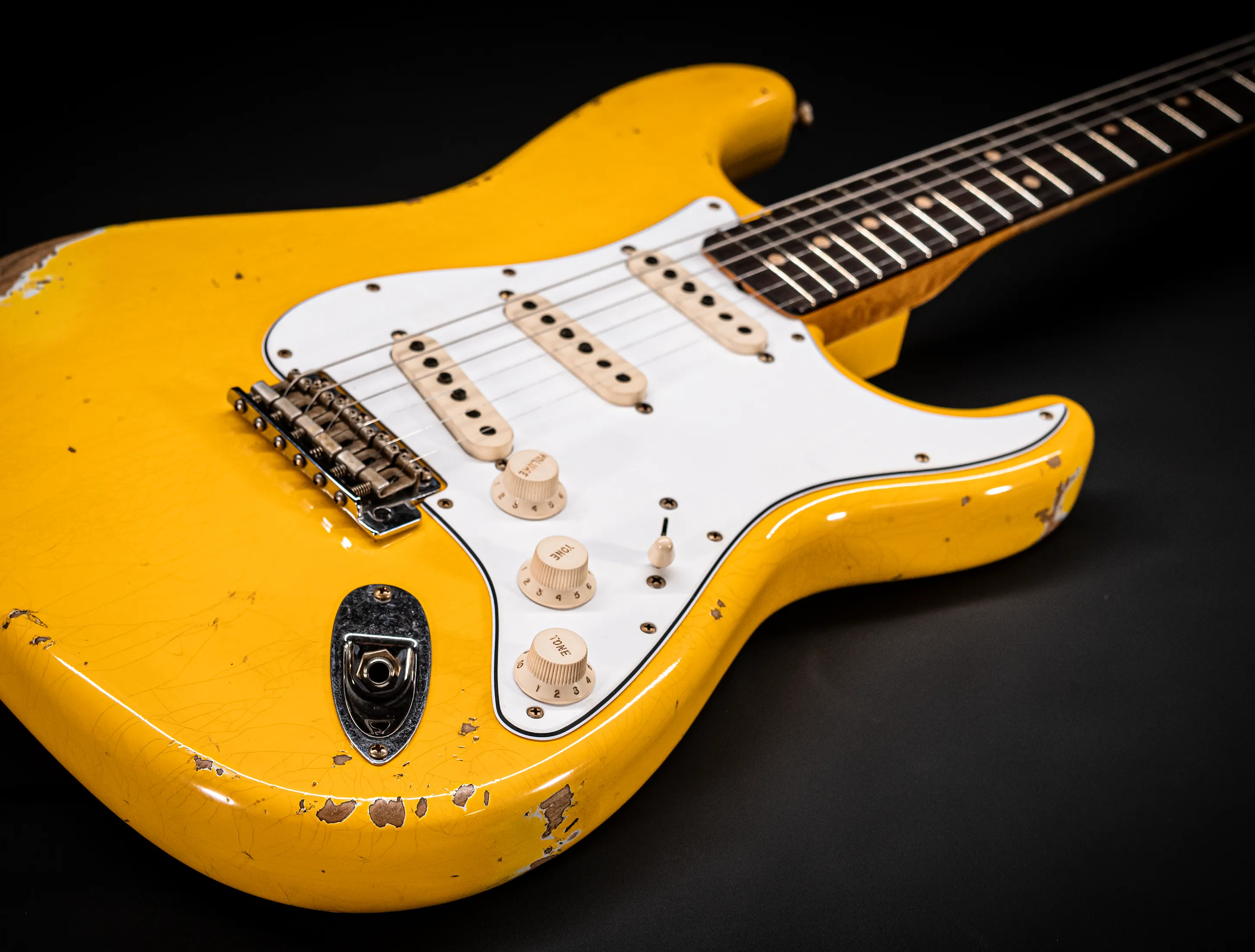 Fender MBD 1963 Stratocaster Between Relic & Heavy Relic - Aged Graffity Yellow