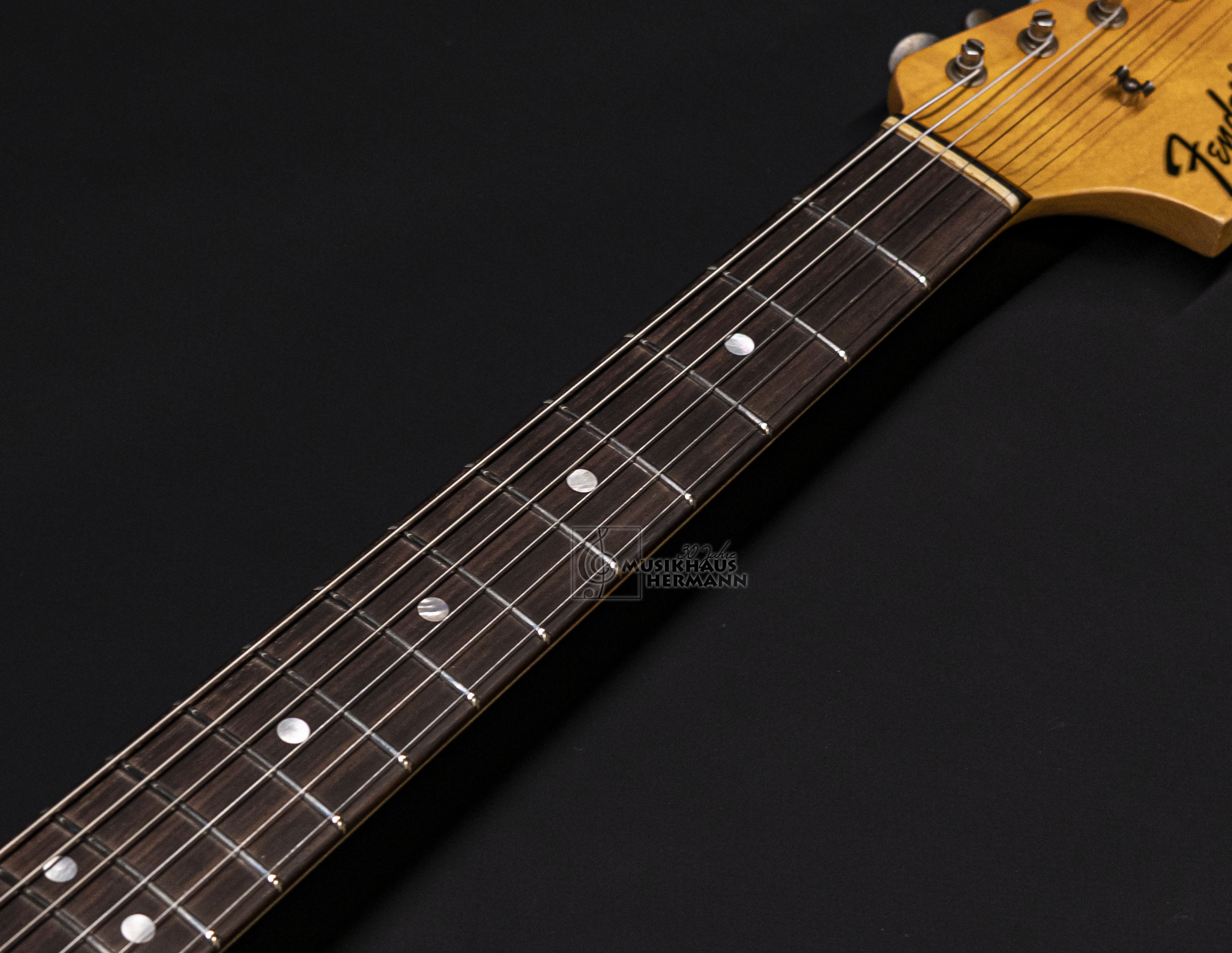 Show gallery (22 images) a9-1285 fender-custom-shop-michael-landau-1968-stratocaster-black