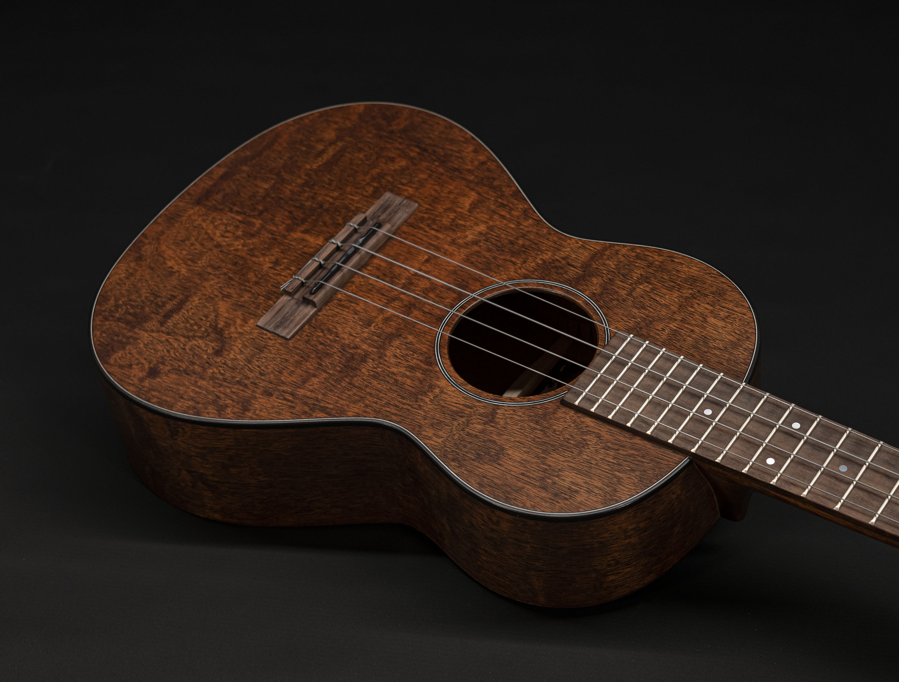 Galerie anzeigen (18 Bilder) a133444 martin-1t-iz-tenor-uke